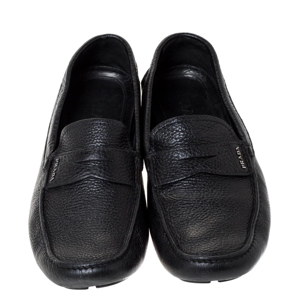 Prada Black Leather Penny Slip On Loafers Size 43.5 In Good Condition For Sale In Dubai, Al Qouz 2