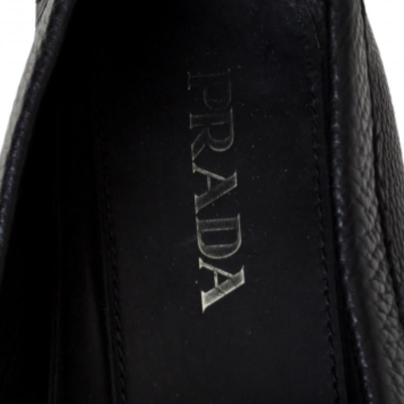 De los hombres Prada Mocasines Slip On Cuero Negro Talla 43.5 en venta