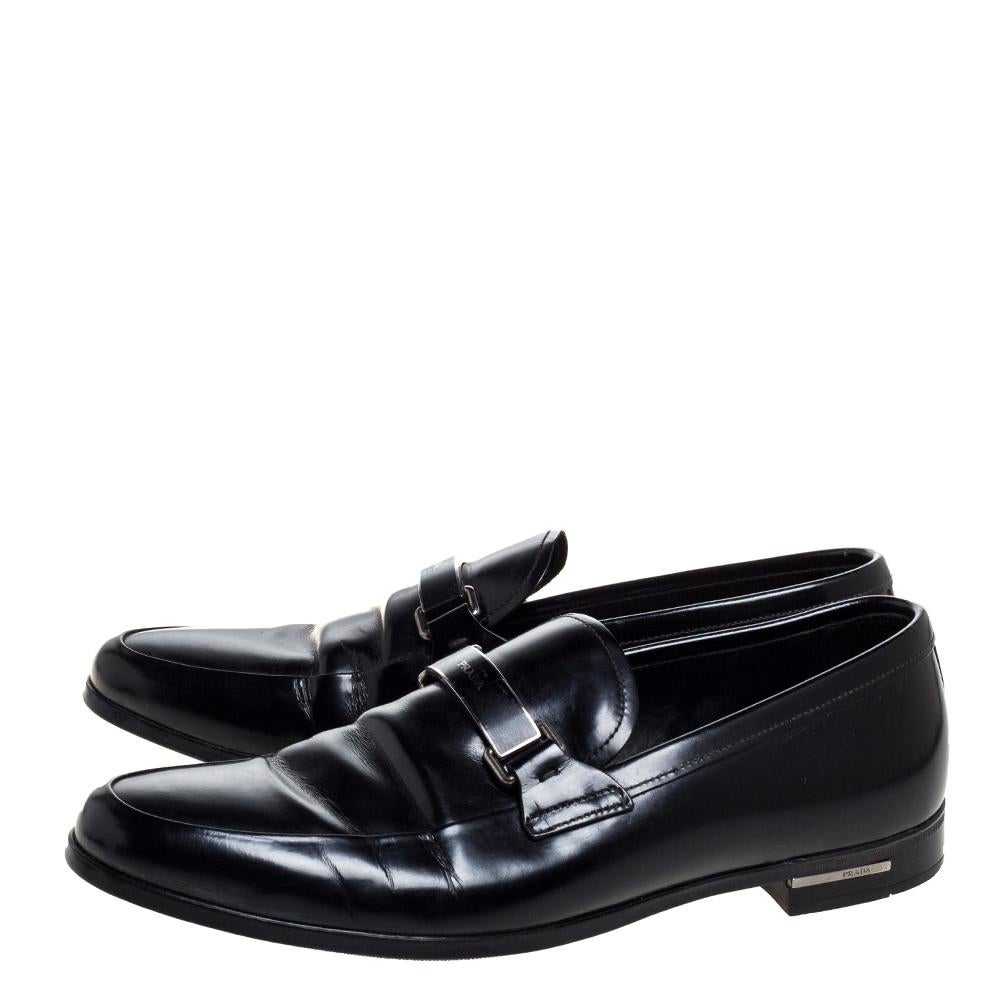 De los hombres Mocasines Prada Negro Cuero Placa Bit Logo Talla 40