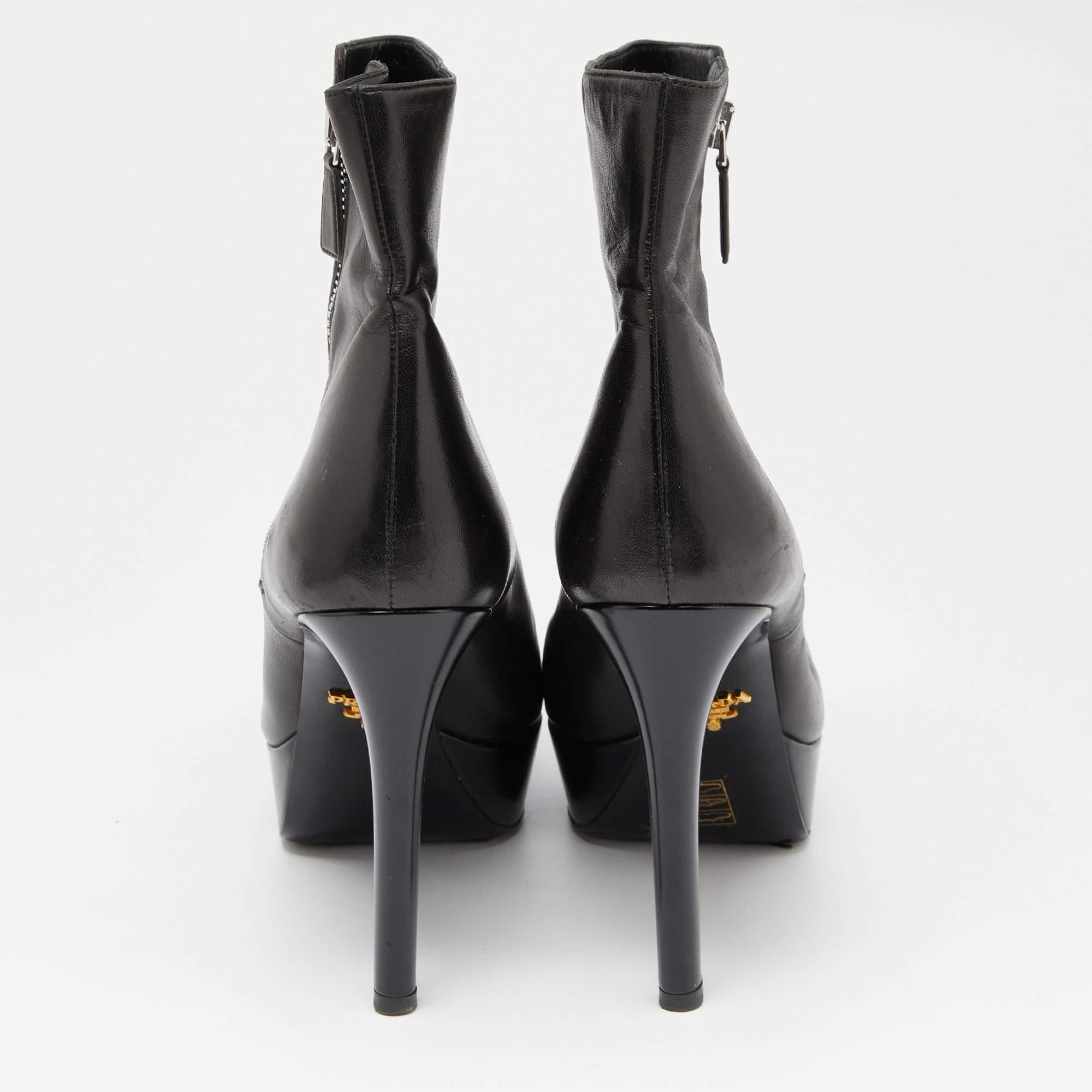 Prada Black Leather Platform Ankle Booties Size 38 In Good Condition In Dubai, Al Qouz 2
