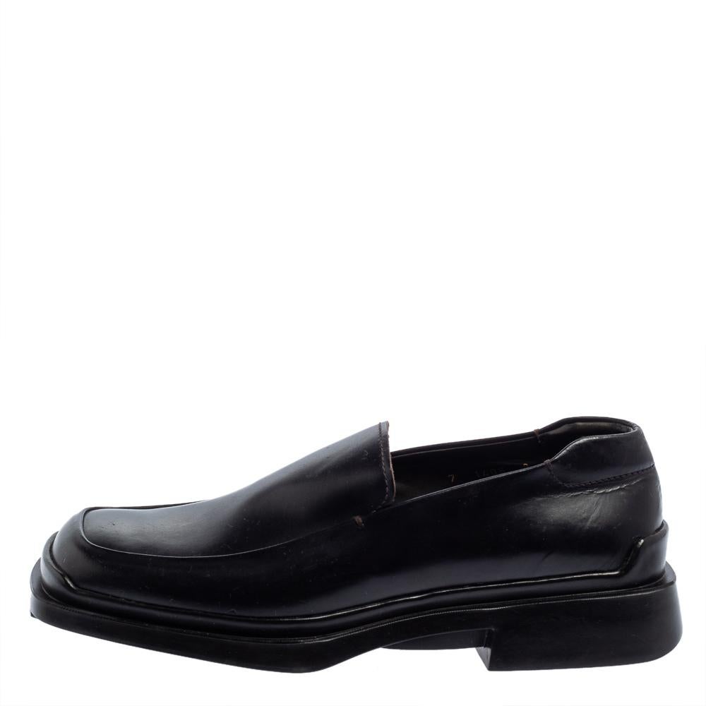 Prada Black Leather Platform Loafers Size 42 In Good Condition In Dubai, Al Qouz 2