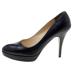 Bombas de plataforma de cuero negro Prada talla 39.5