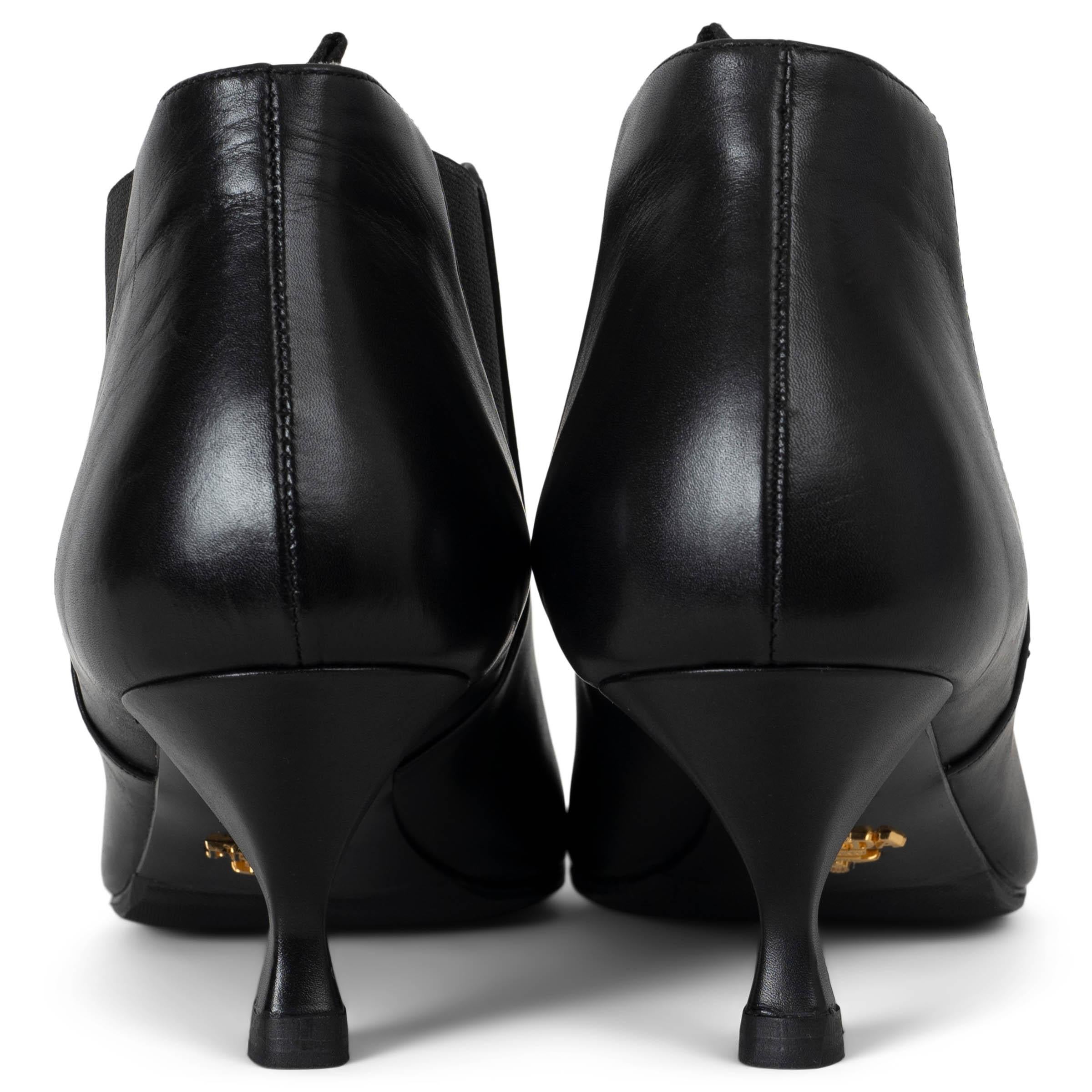 PRADA black leather Pointed Toe Ankle Boots Shoes 39 In New Condition For Sale In Zürich, CH