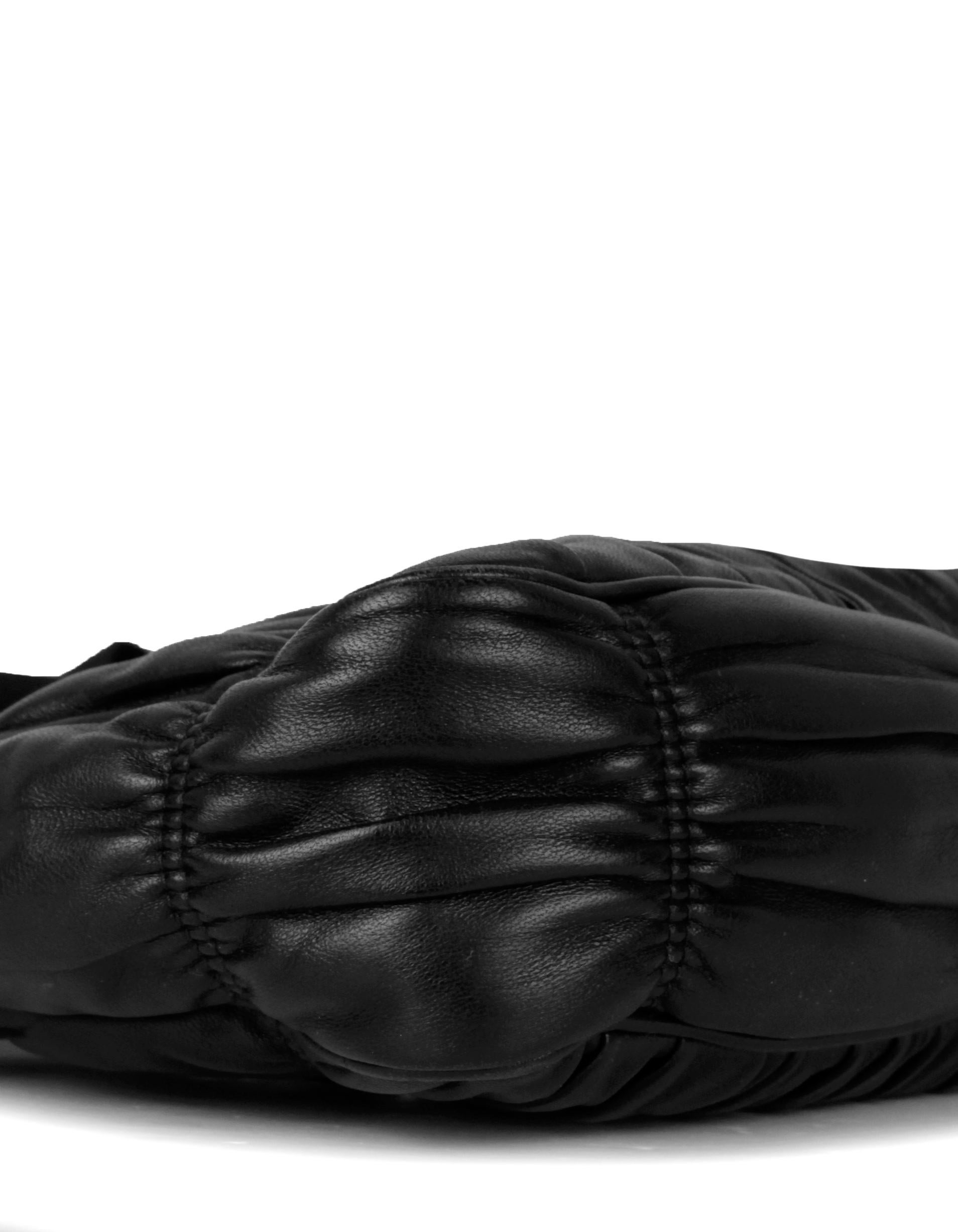 Prada Black Leather Re-Edition 2005 Nappa Gaufré Crossbody Bag In Excellent Condition In New York, NY