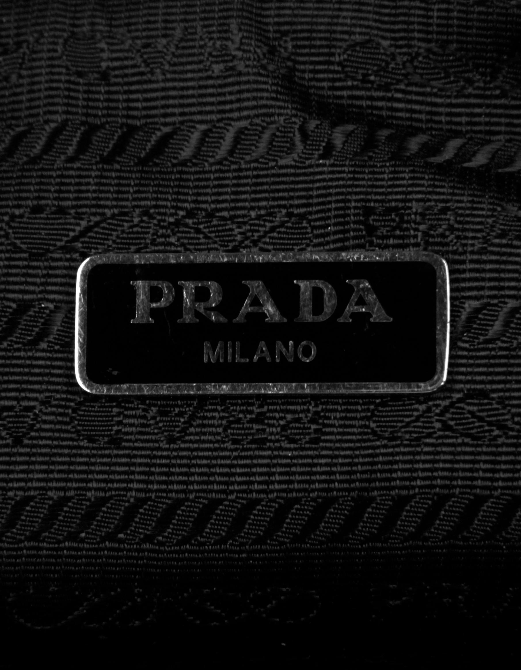 Prada Black Leather Re-Edition 2005 Nappa Gaufré Crossbody Bag 3