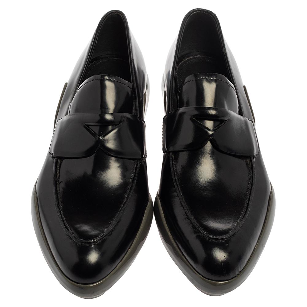 Prada Mocasines Slip On Cuero Negro Talla 38 en Bueno Estado en Dubai, Al Qouz 2
