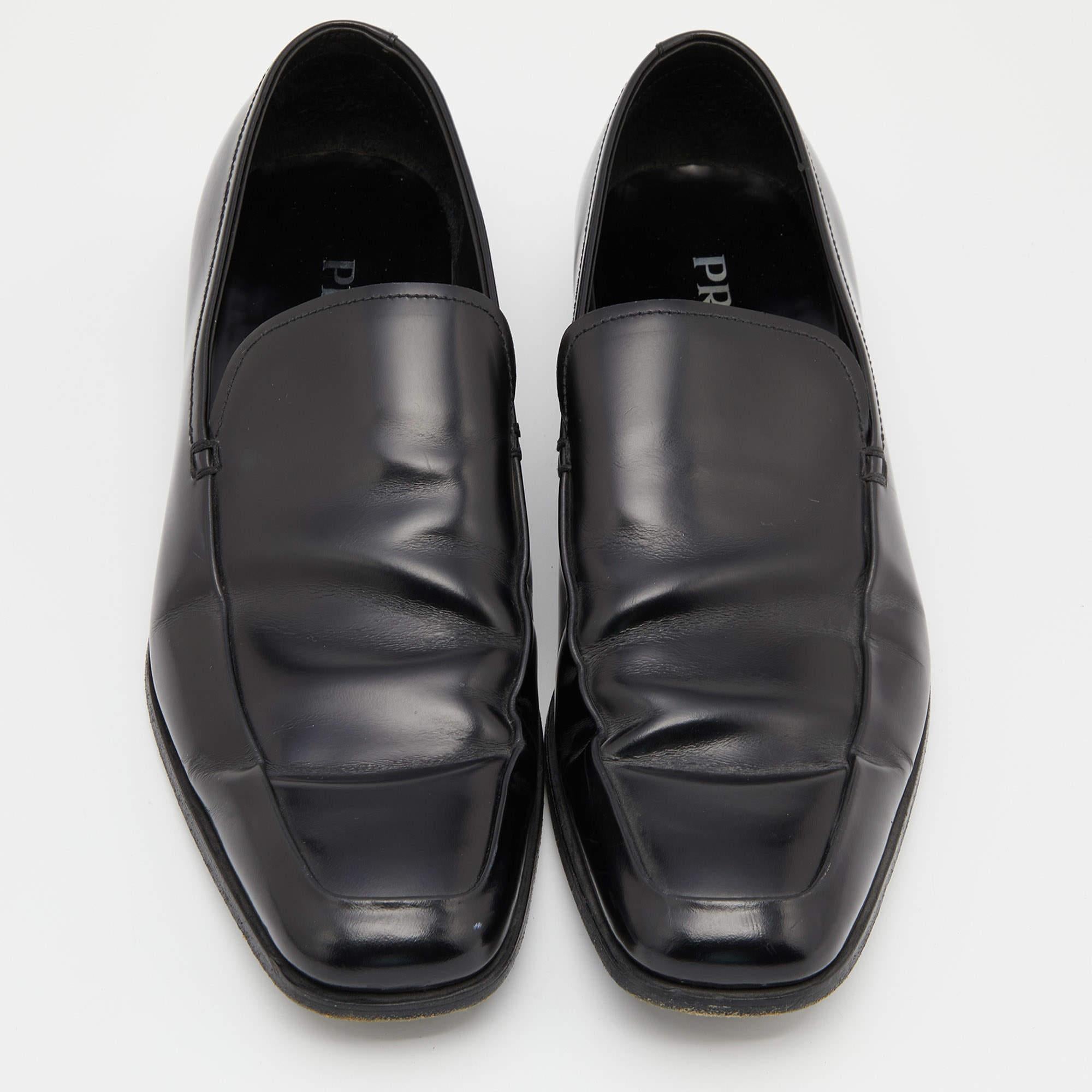 Prada Schwarzer Leder-Slip auf Loafers aus Leder Größe 40 im Zustand „Relativ gut“ in Dubai, Al Qouz 2