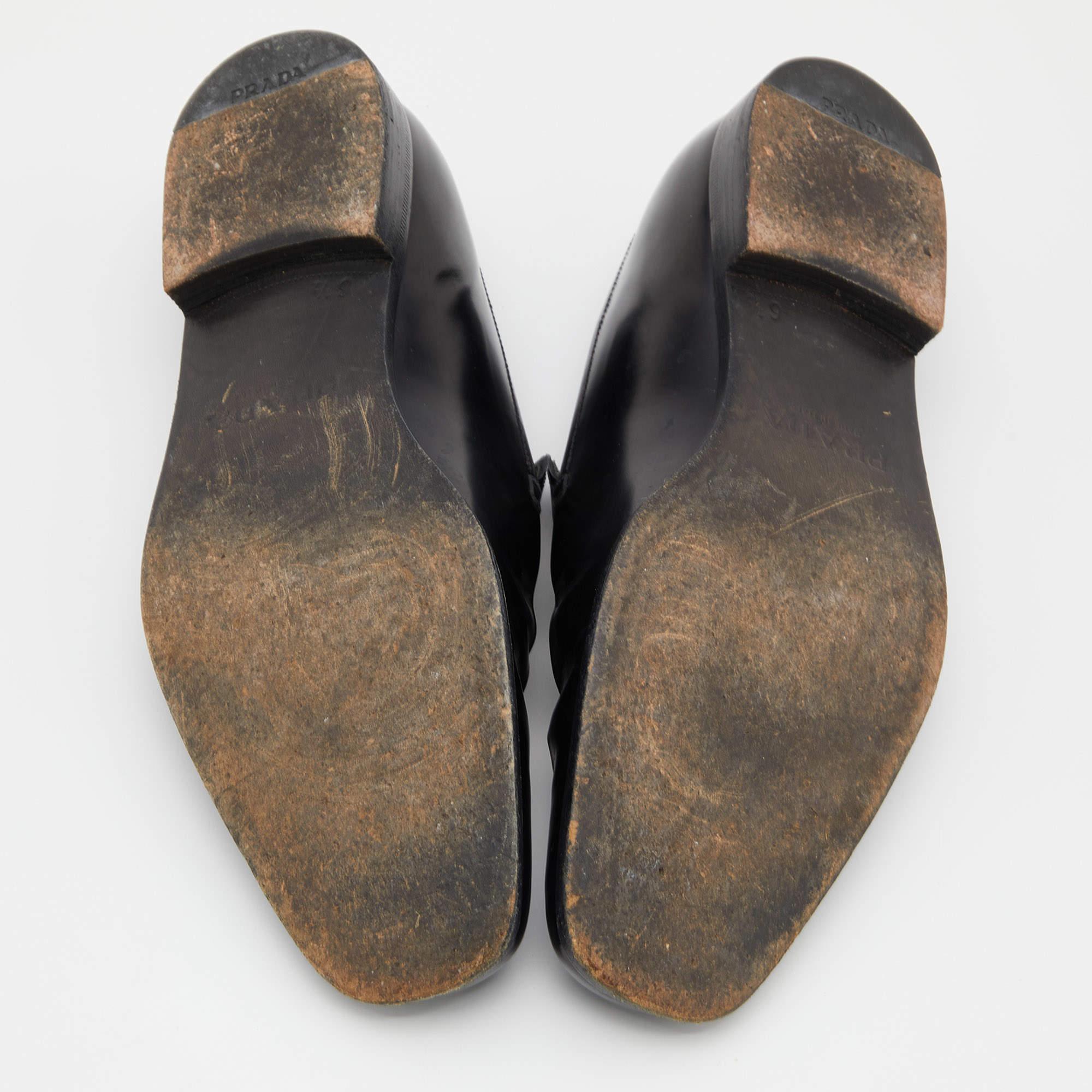 Prada Schwarzer Leder-Slip auf Loafers aus Leder Größe 40 2