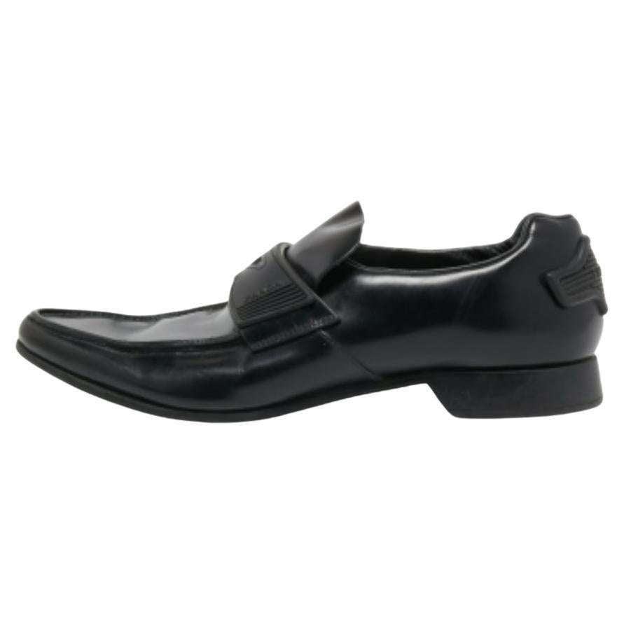 Mocassini Prada in pelle nera taglia 40.5 in vendita