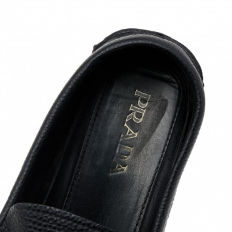 Prada - Mocassins en cuir noir, taille 42.5 Pour hommes en vente