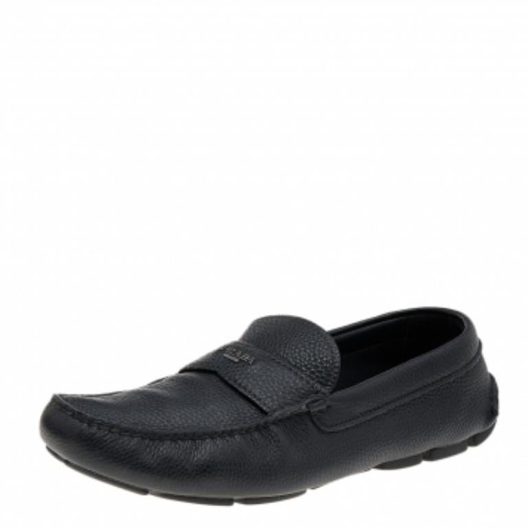 Prada - Mocassins en cuir noir, taille 42.5 en vente 1