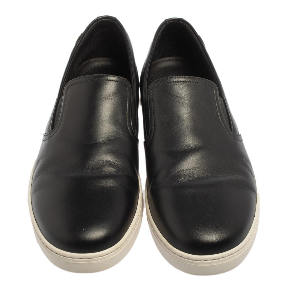 Prada Black Leather Slip on Sneakers Size 41.5 In Good Condition In Dubai, Al Qouz 2