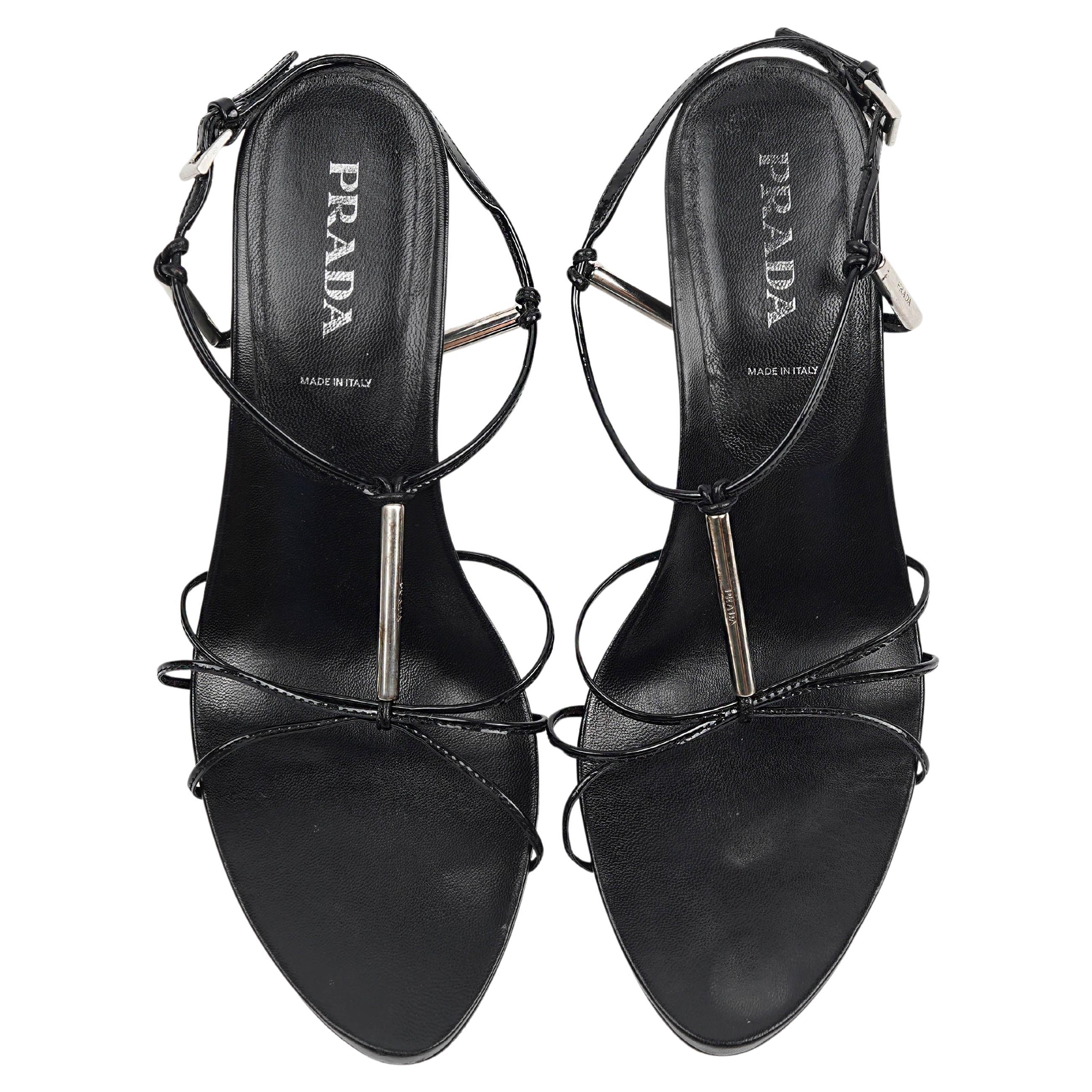 Prada Black Leather Strappy Sandals with Silver-Tone Bar Details EU 39 In Good Condition For Sale In Berlin, DE