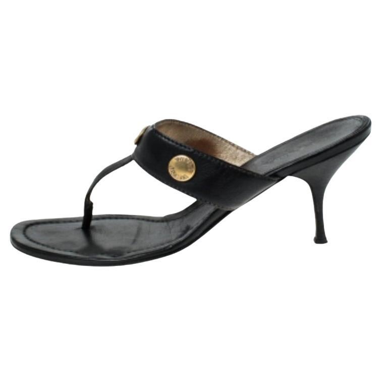 Prada - Sandales à lanières en cuir noir clouté - Taille 38 en vente