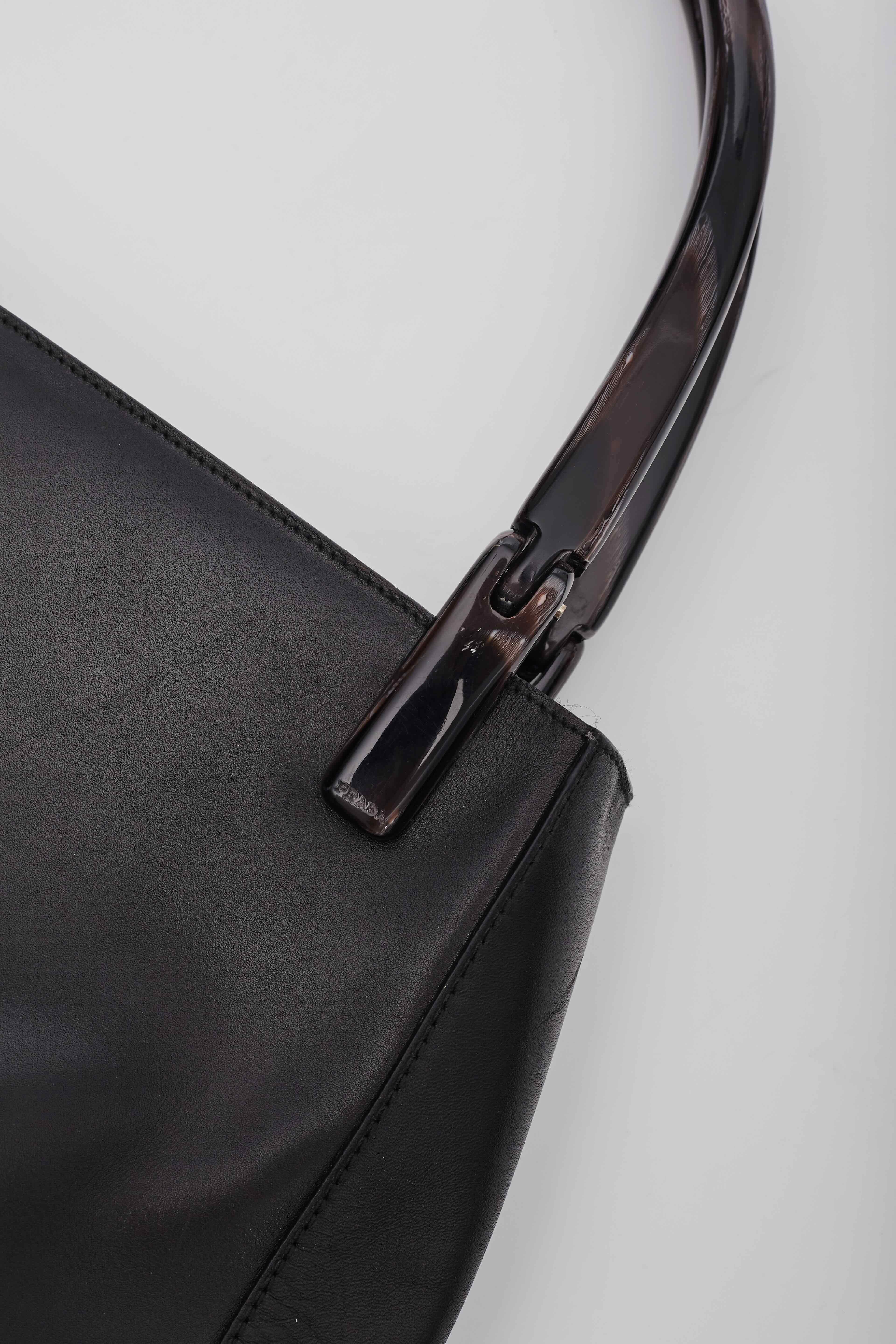 Prada Black Leather Tall Acrylic Handle Tote Bag In Good Condition For Sale In Montreal, Quebec