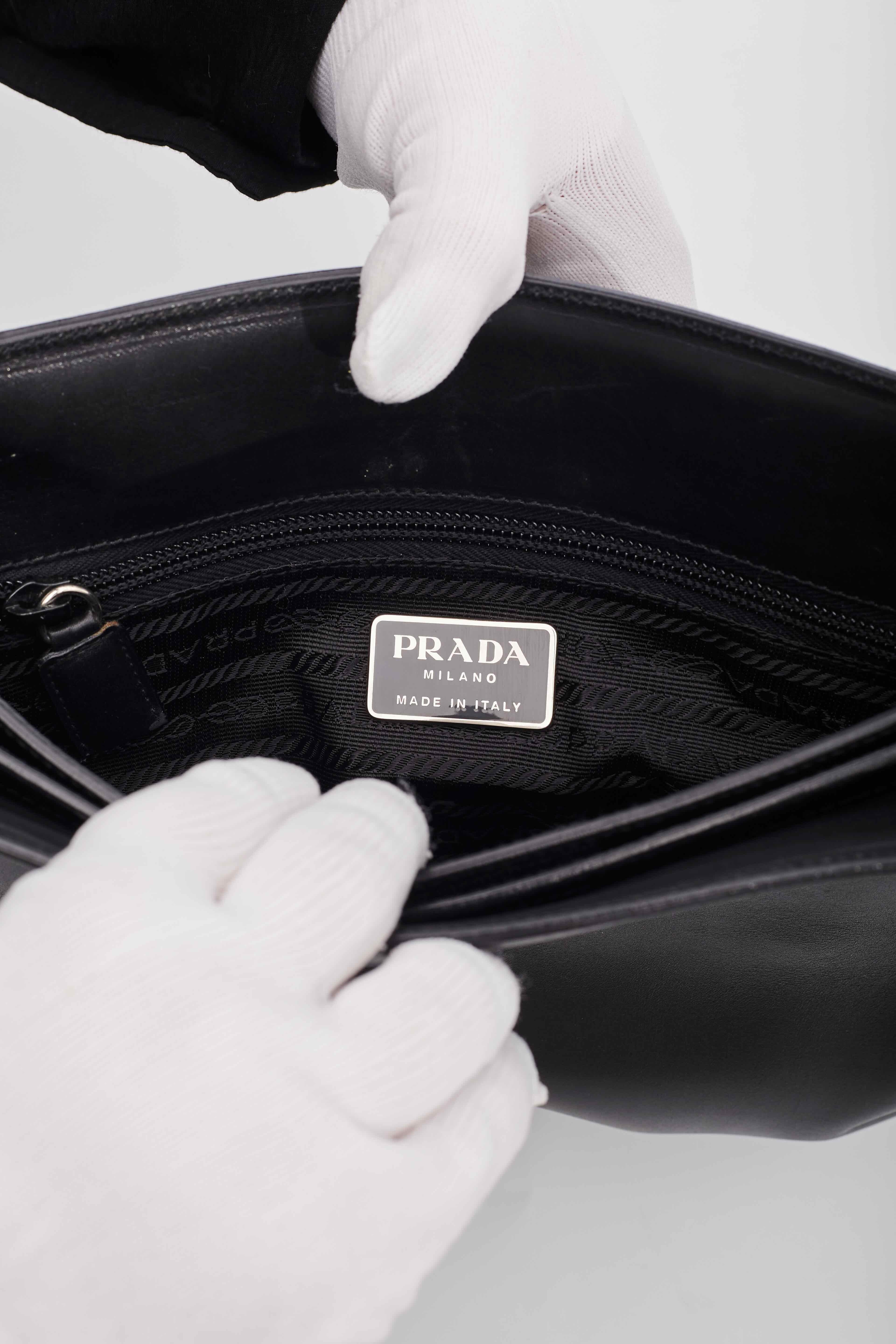 Prada Black Leather Tall Acrylic Handle Tote Bag For Sale 3
