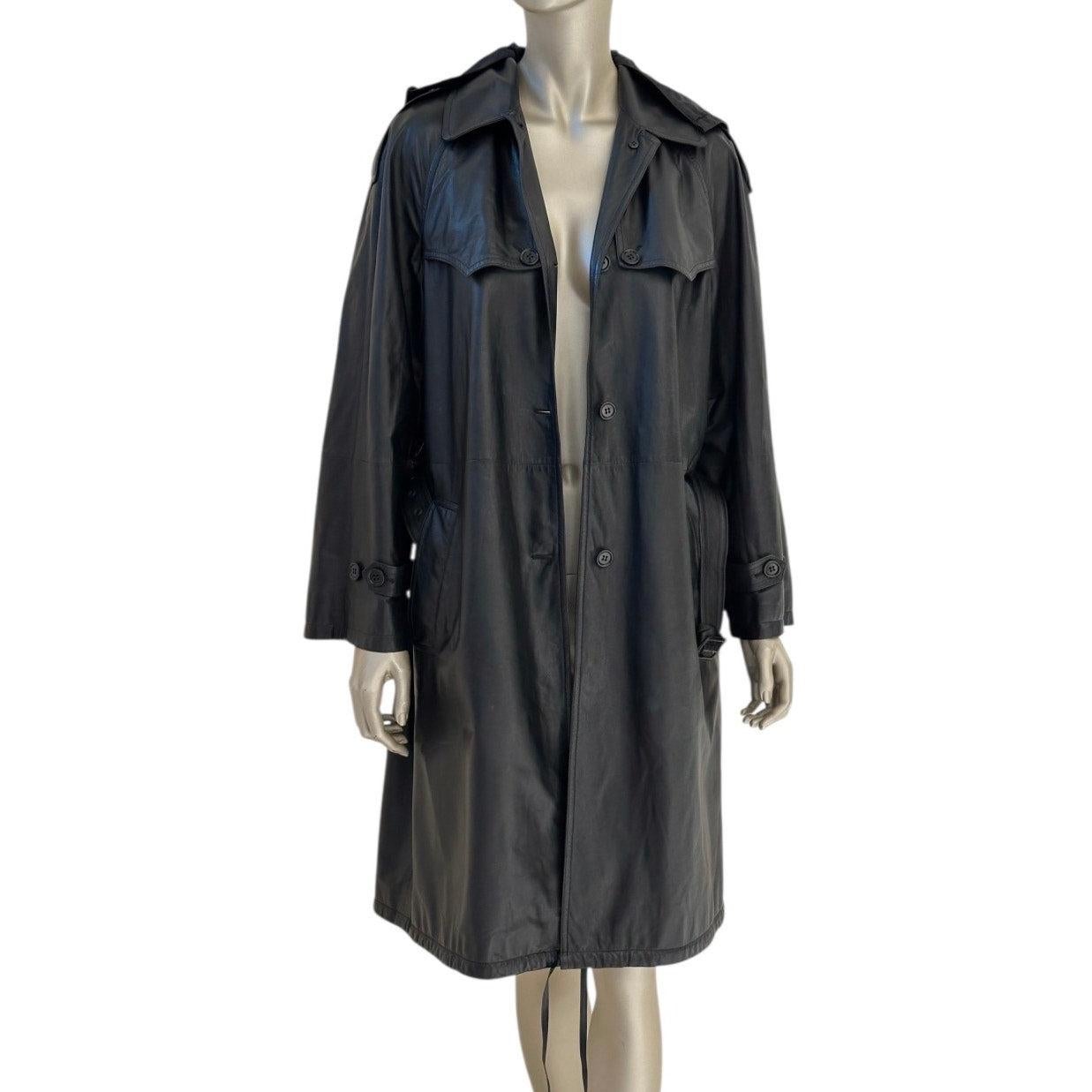 Donna Trench in pelle nera di Prada con cappuccio staccabile - IT 40 in vendita