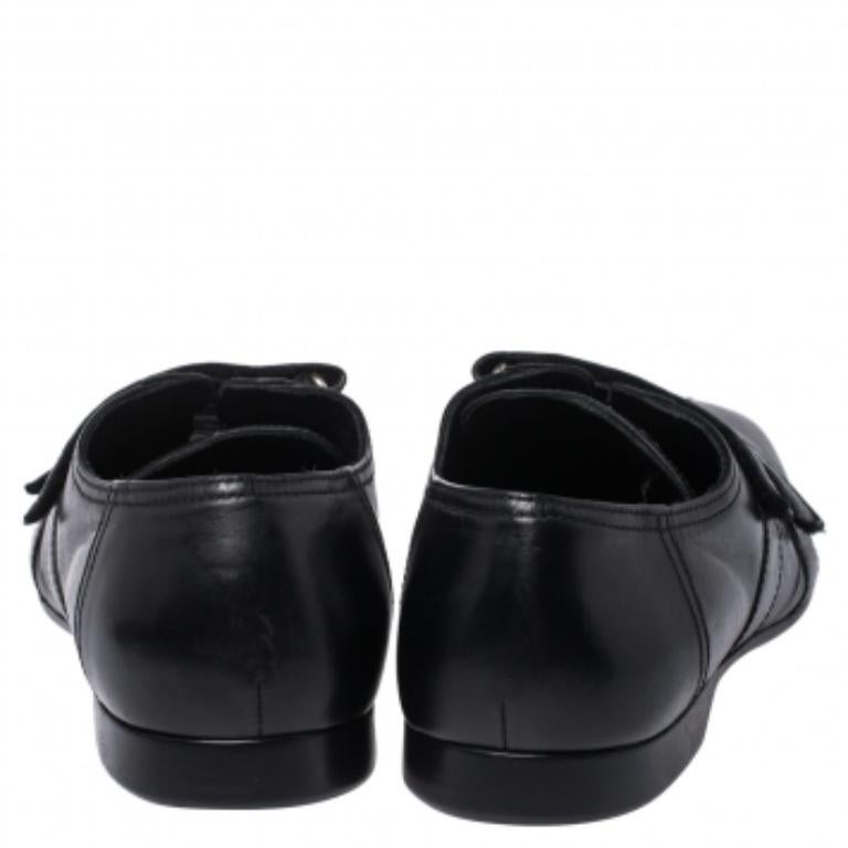 Prada Black Leather Velcro Loafers Size 43 In Good Condition For Sale In Dubai, Al Qouz 2