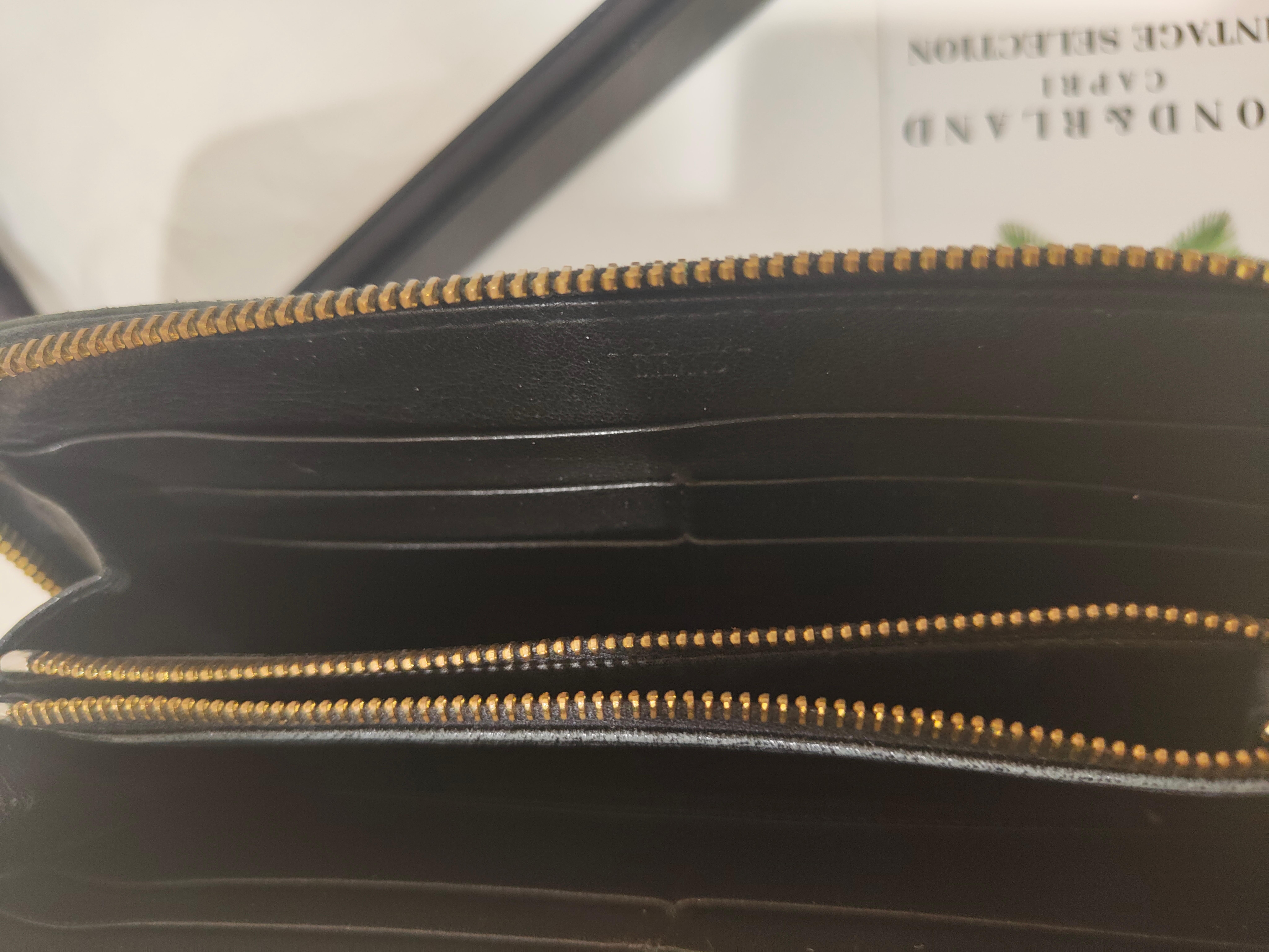 Prada black leather wallet In Fair Condition In Capri, IT