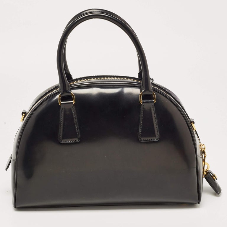 How to spot a fake designer handbag