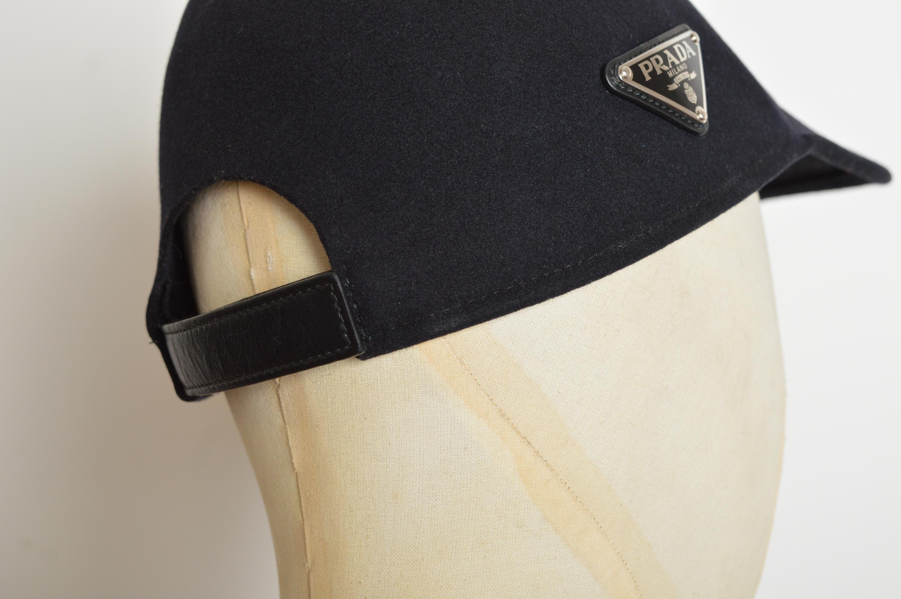 Prada Cappello da baseball stile anni '60 Cloche in lana di cachemire nero blu notte CAP in vendita 5