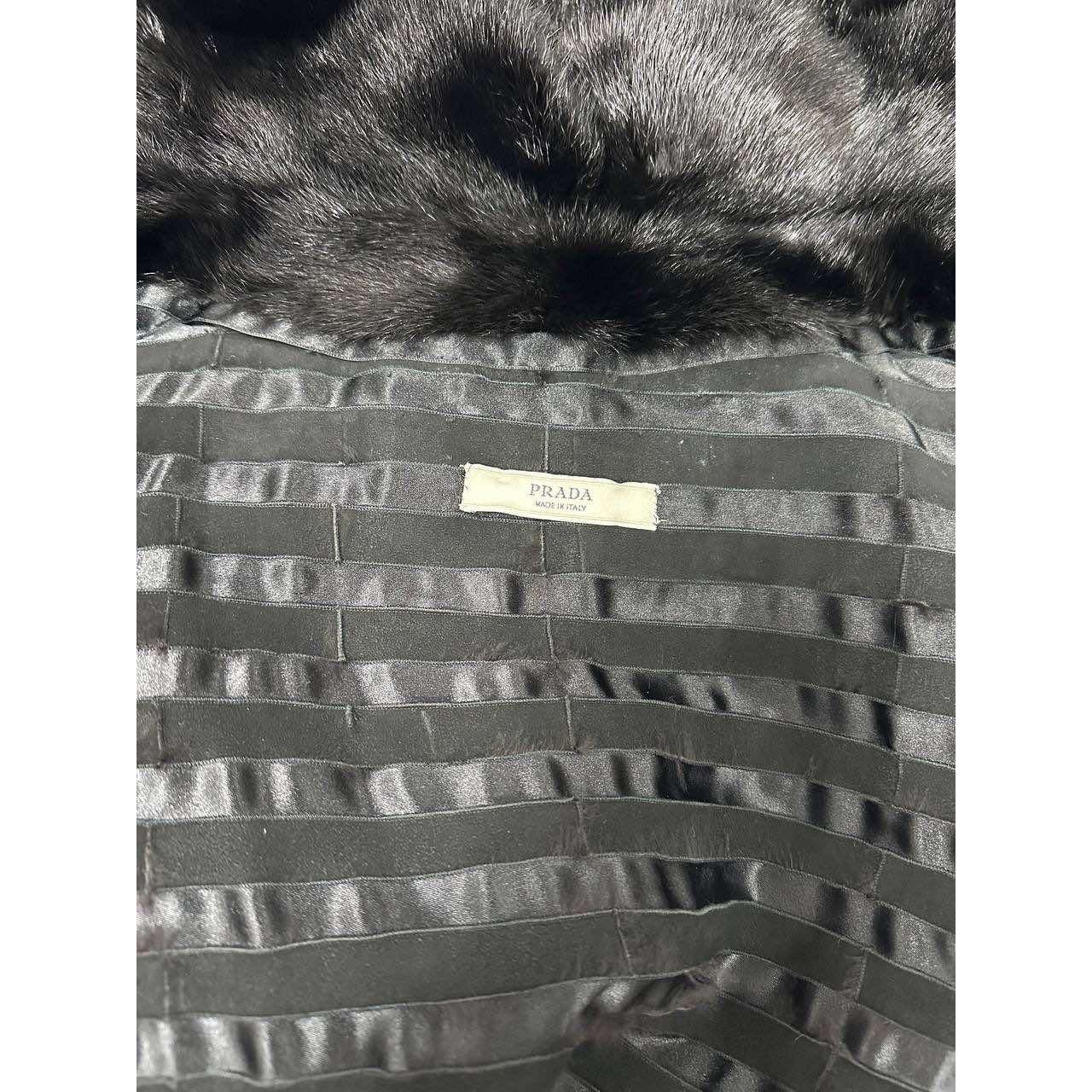 Prada Manteau en fourrure de vison noir - Taille IT42 en vente 2