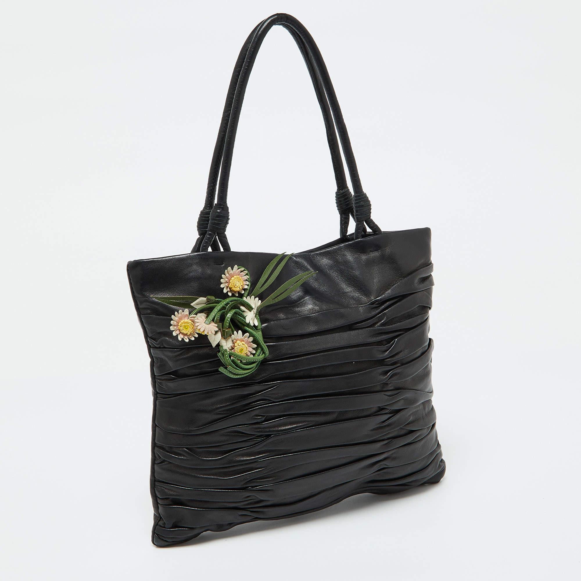 Prada Black Nappa Leather Gaufré Floral Tote In Good Condition In Dubai, Al Qouz 2