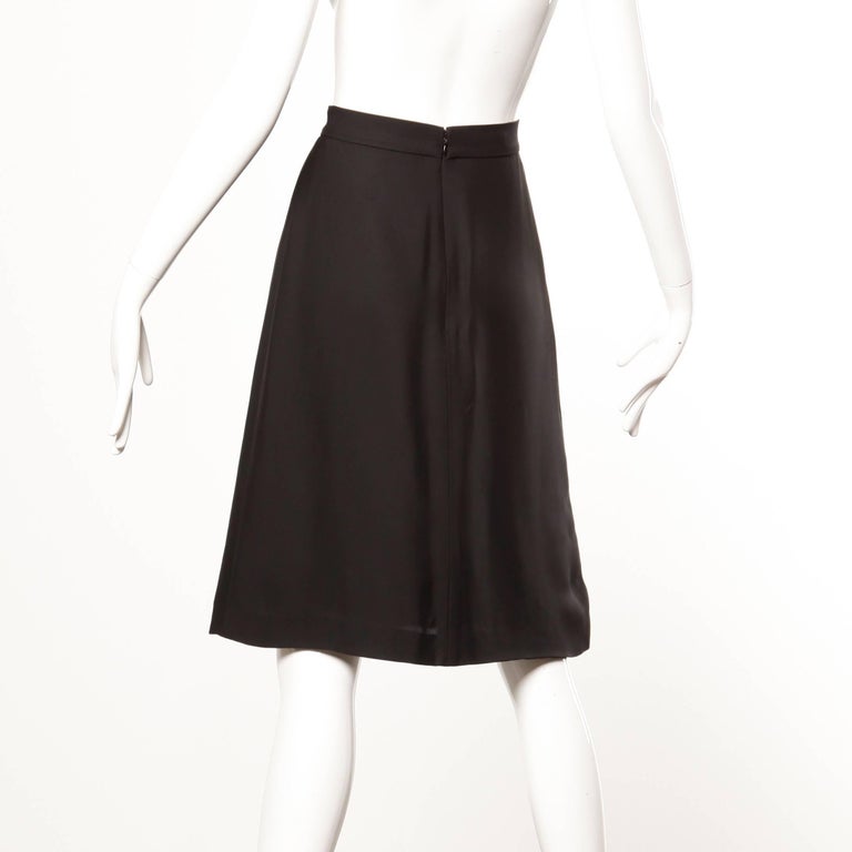 Prada Black + Navy Blue Color Block A-Line Skirt in a size 42 In Excellent Condition For Sale In Sparks, NV