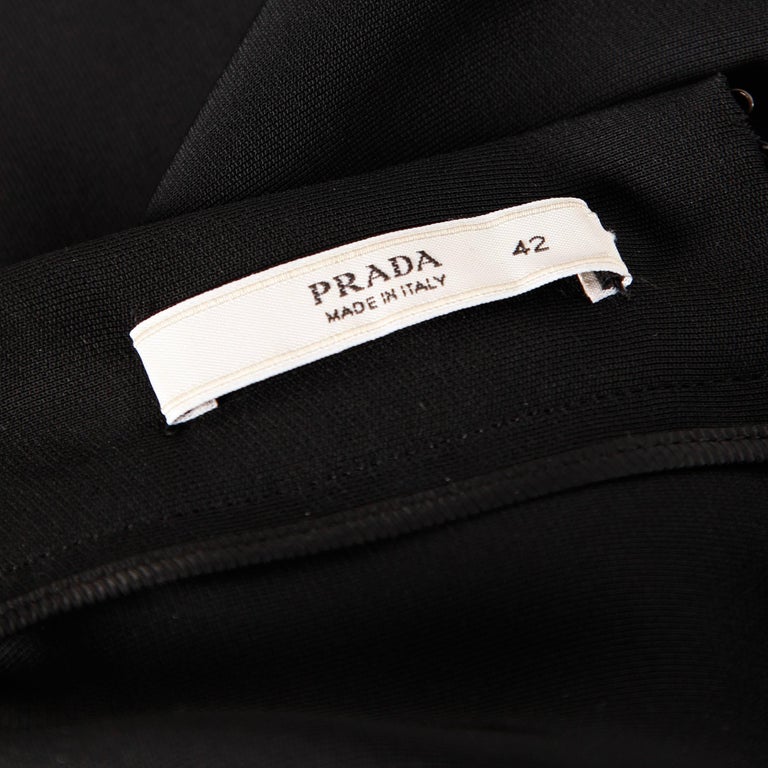 Women's Prada Black + Navy Blue Color Block A-Line Skirt in a size 42 For Sale