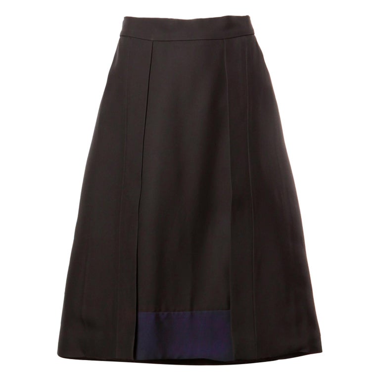 Prada Black + Navy Blue Color Block A-Line Skirt in a size 42 For Sale