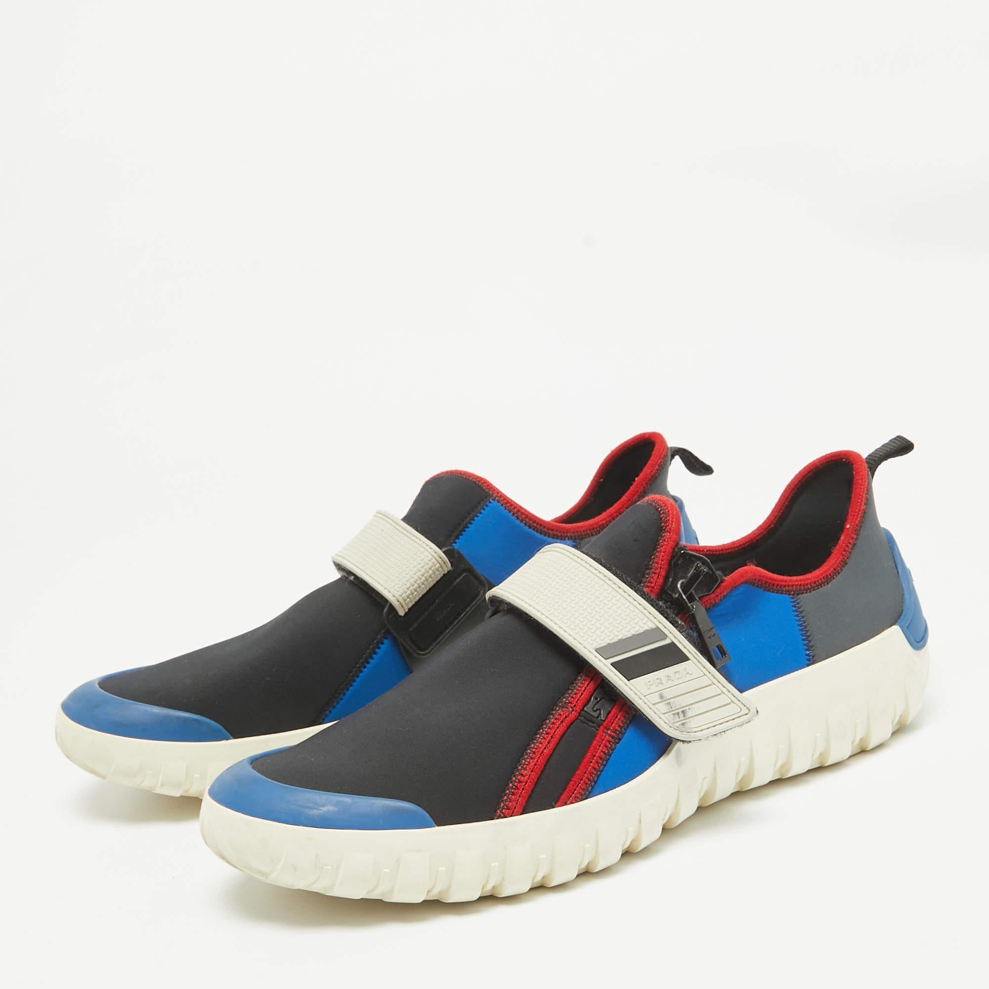 Silhouette classique  Ces chaussures de sport de marque sont une combinaison parfaite de luxe et d'élégance.  le confort  et le style. Ces baskets sont finies avec des détails de signature et des semelles confortables.