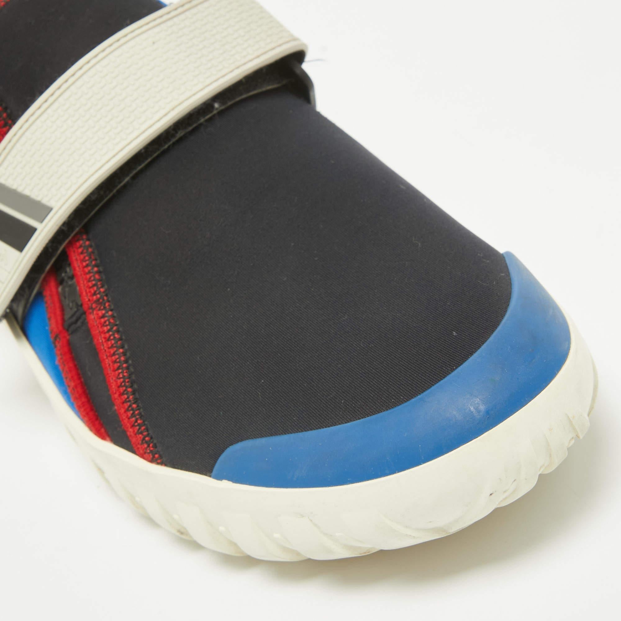 Prada - Baskets basses en néoprène et caoutchouc noir - Taille 43 en vente 2