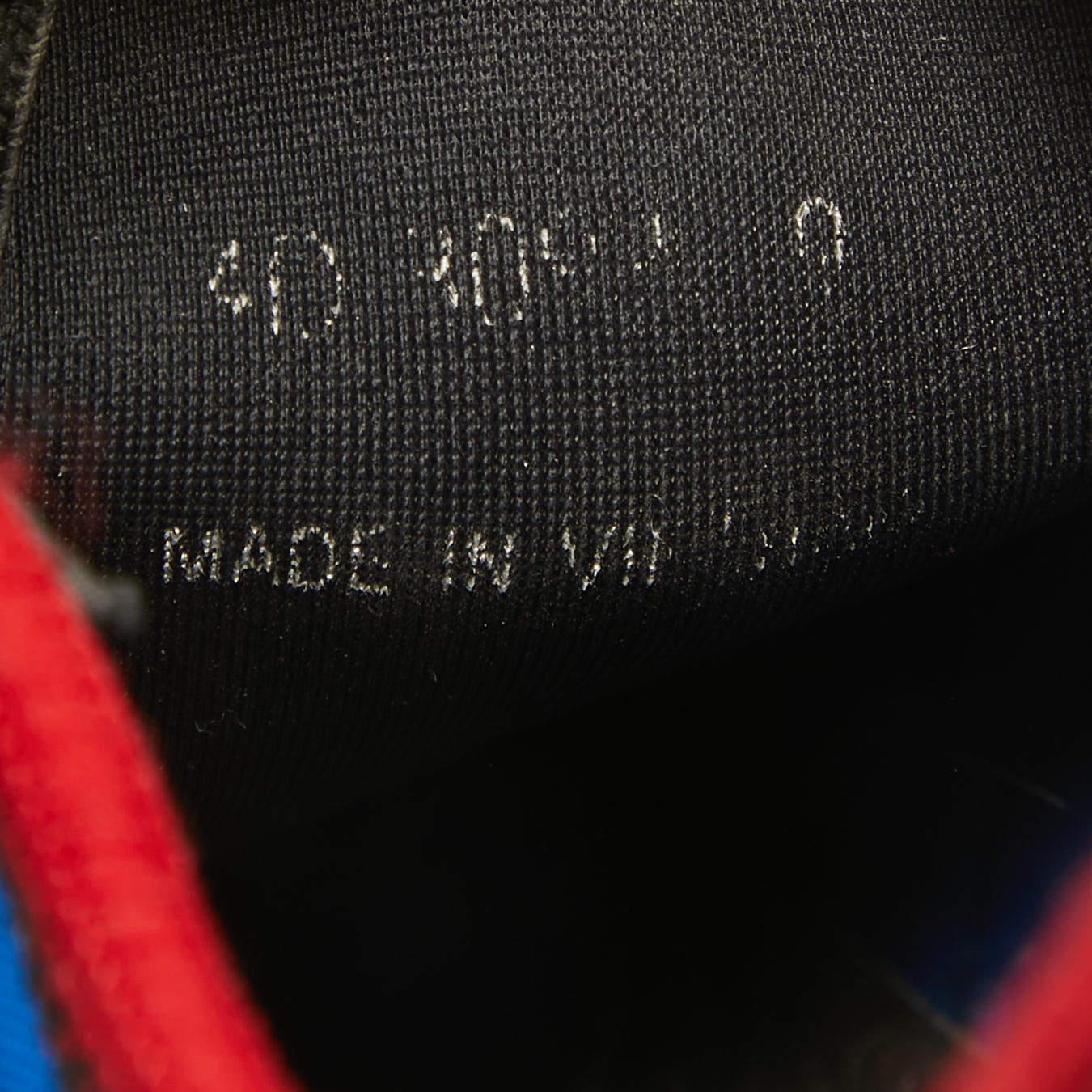 Prada - Baskets basses en néoprène et caoutchouc noir - Taille 43 en vente 3