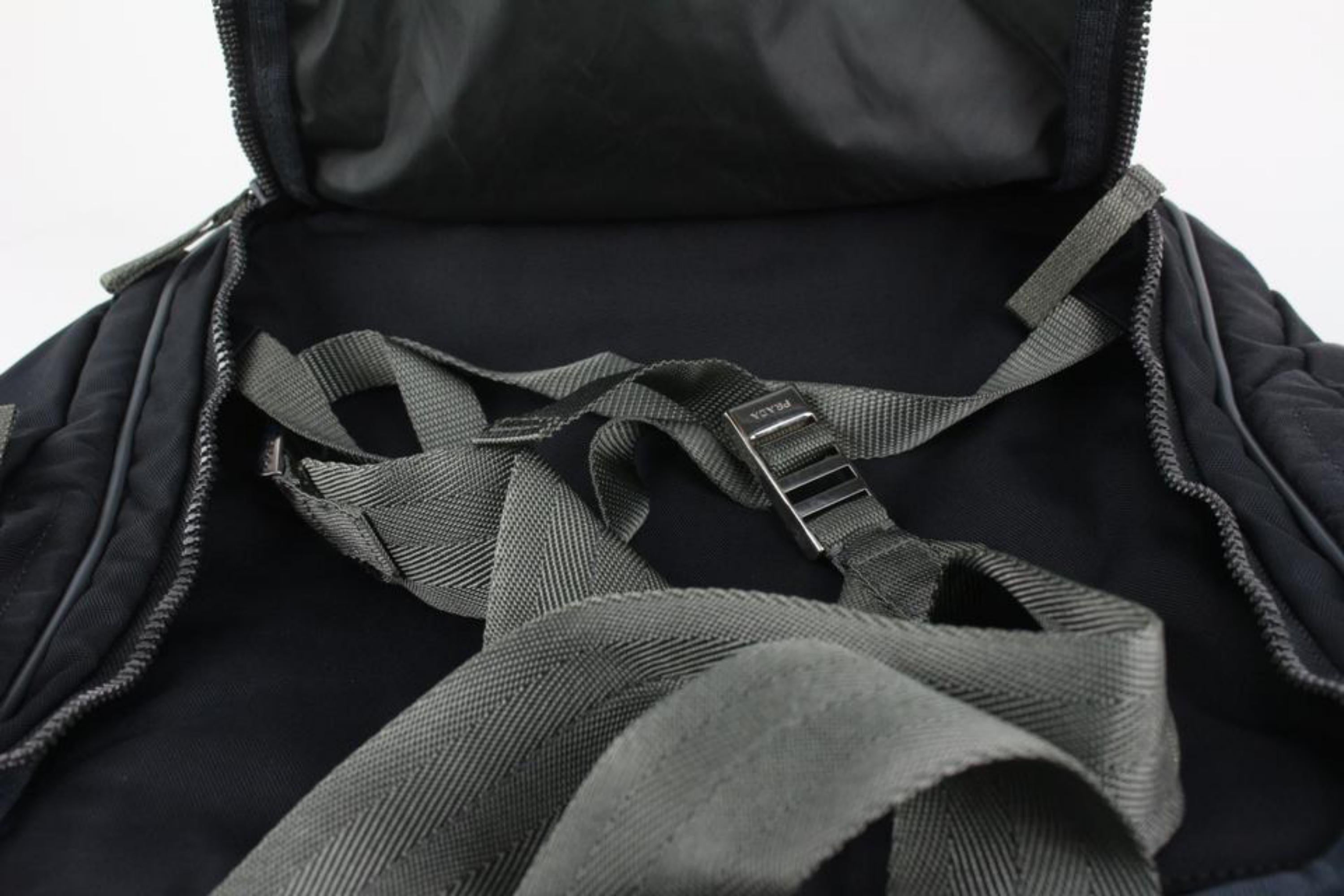 Women's Prada Black Nylon 2way Bag 1015p52 For Sale