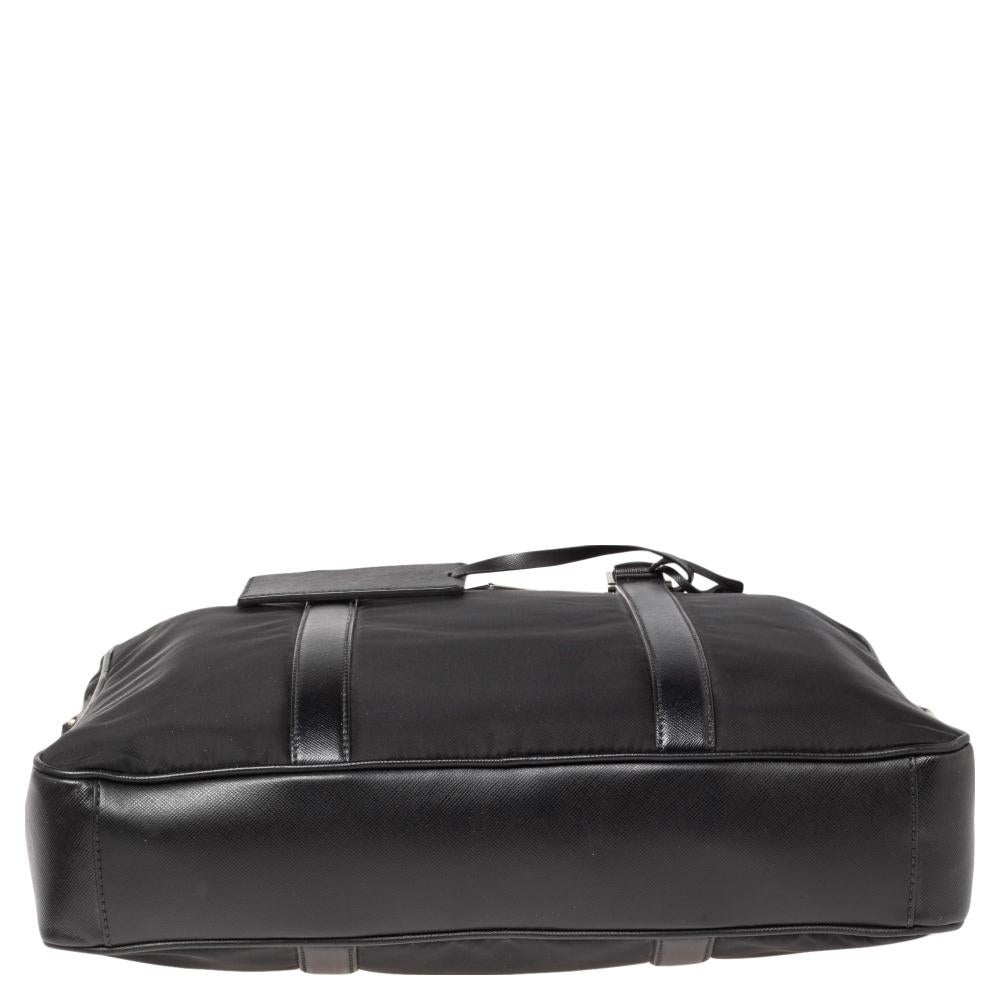 Prada Schwarze Aktentasche aus Nylon und Leder 1