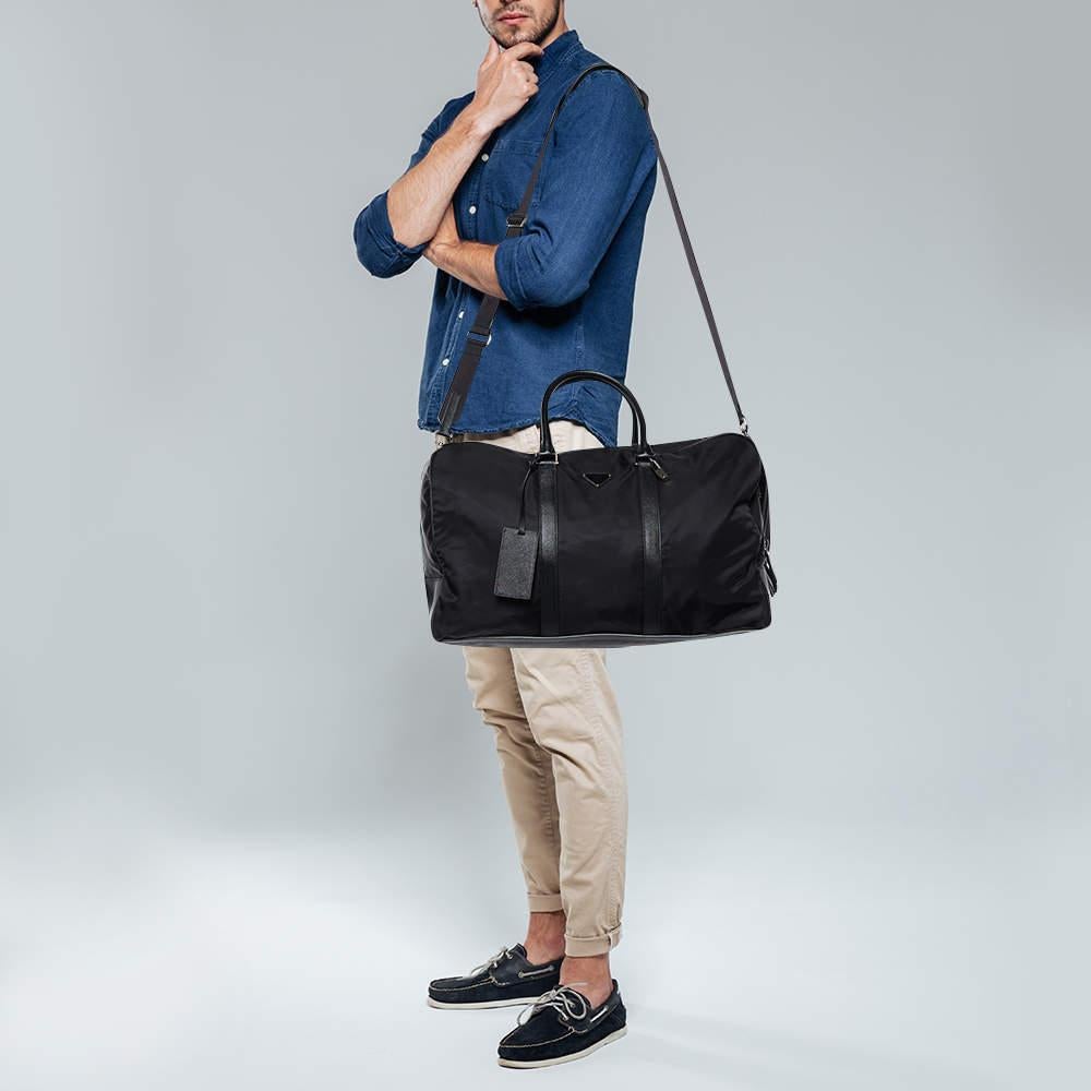 Prada Black Nylon and Leather Duffle Bag In Excellent Condition For Sale In Dubai, Al Qouz 2