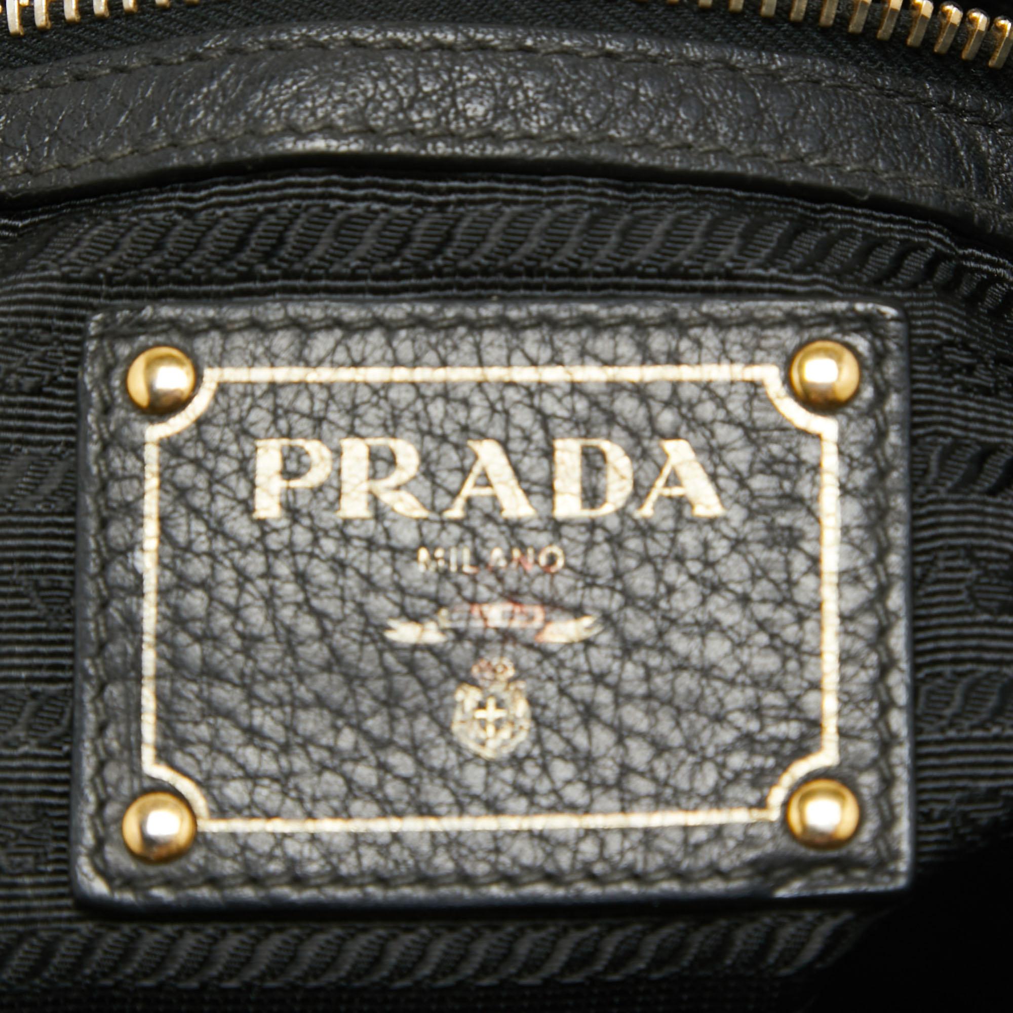 Fourre-tout en nylon et cuir noir de Prada en vente 3