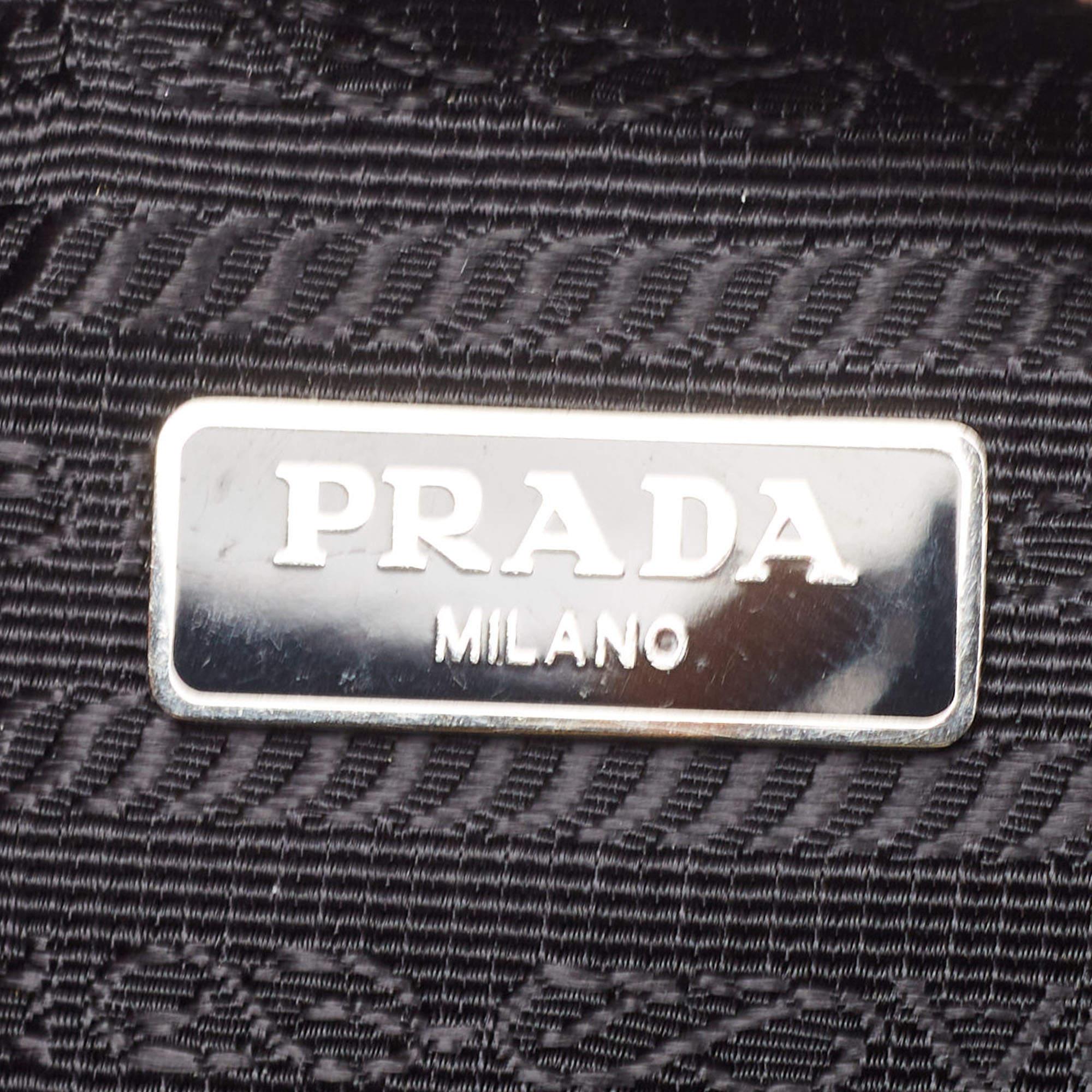 Prada Black Nylon and Saffiano Leather Re-Edition 2005 Shoulder Bag 6