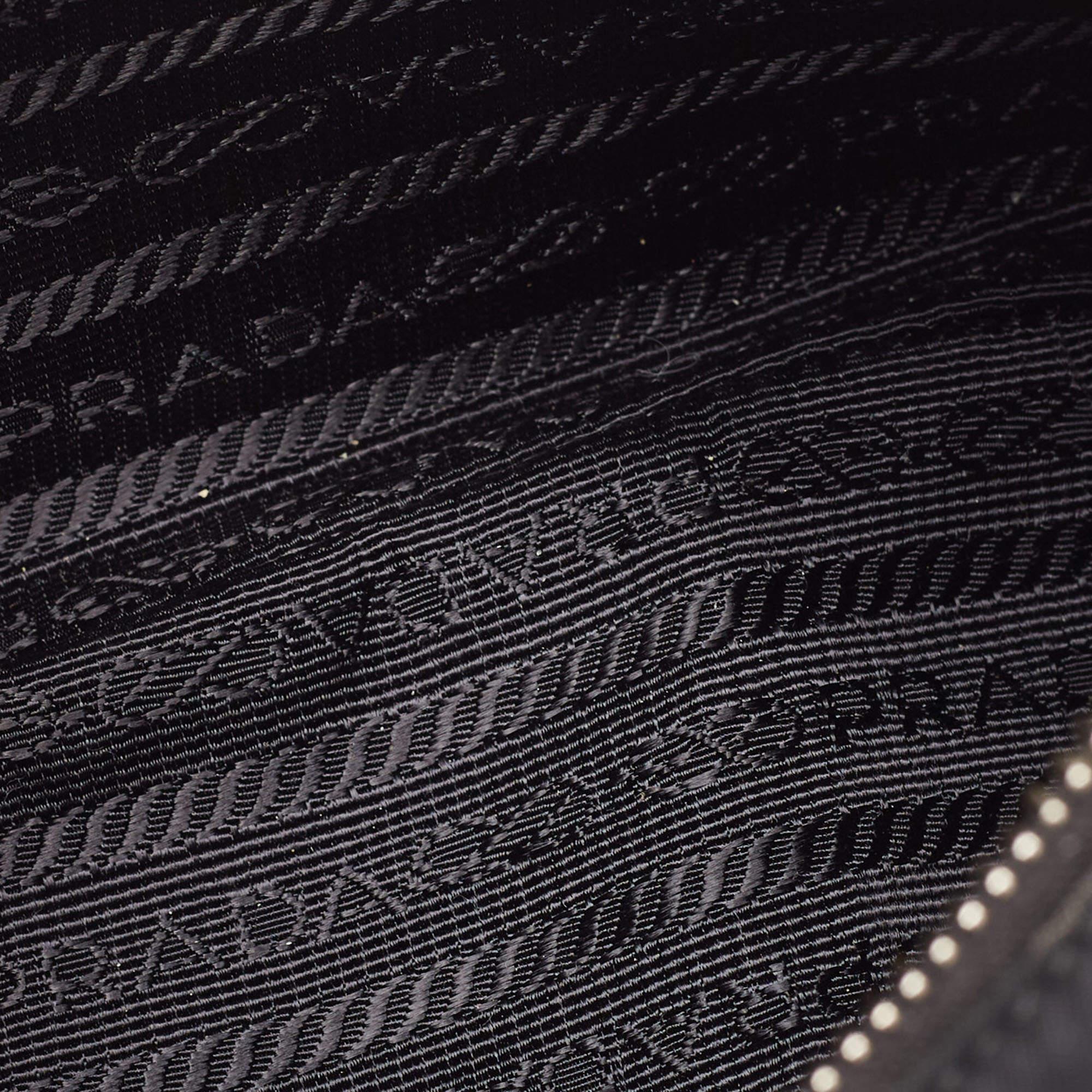 Prada Black Nylon and Saffiano Leather Re-Edition 2005 Shoulder Bag 7