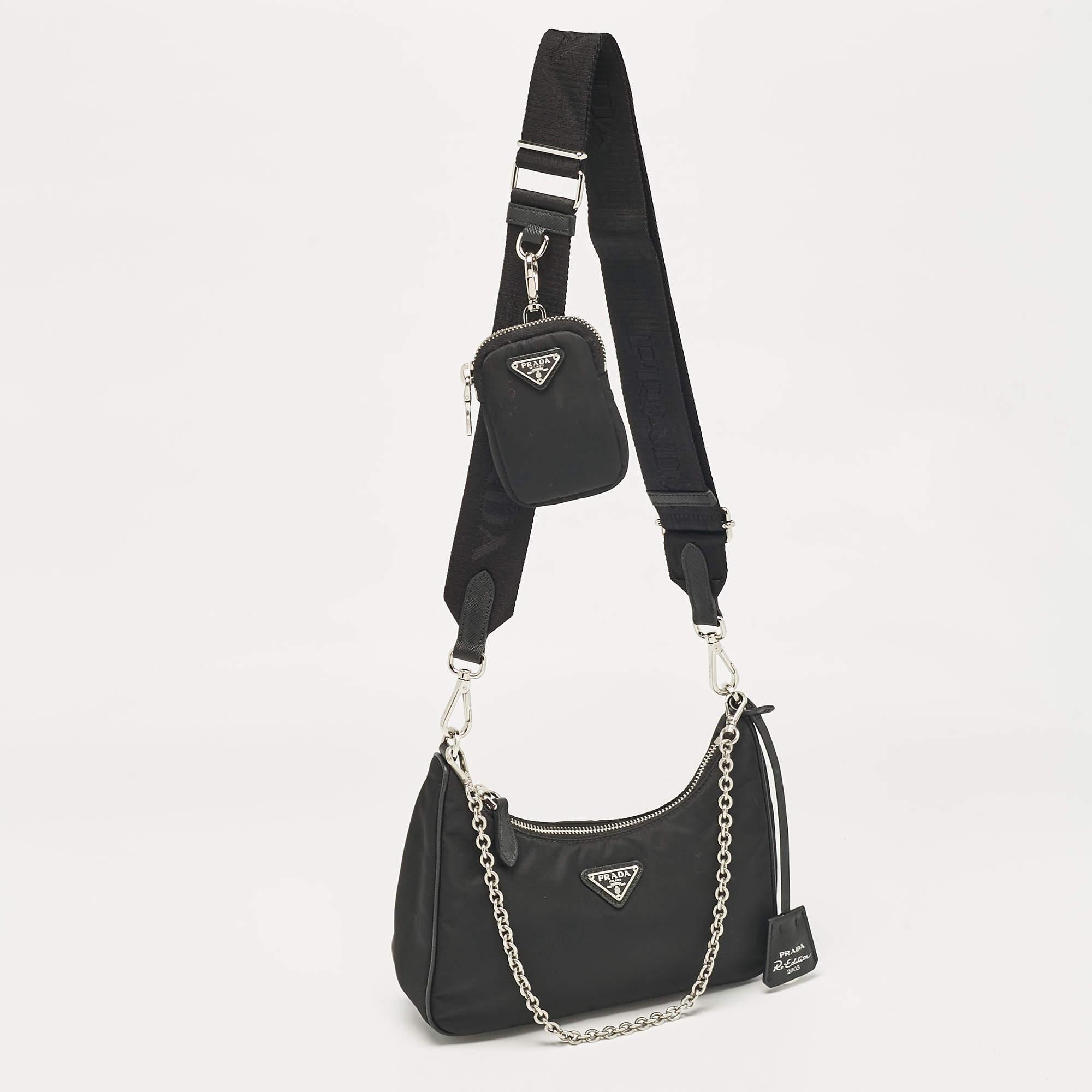 Prada Black Nylon and Saffiano Leather Re-Edition 2005 Shoulder Bag In Excellent Condition In Dubai, Al Qouz 2