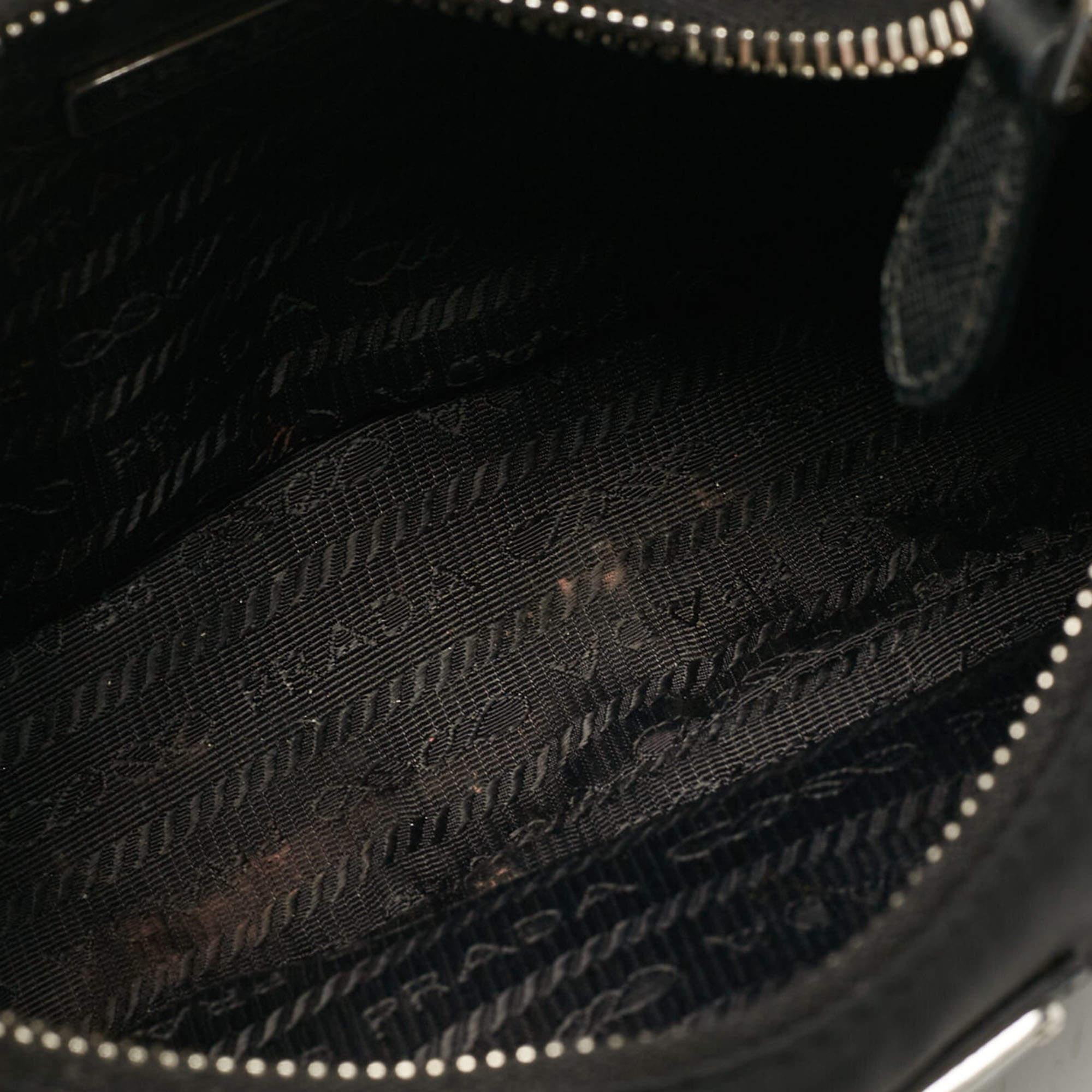 Prada Black Nylon and Saffiano Leather Re-Edition 2005 Shoulder Bag 3