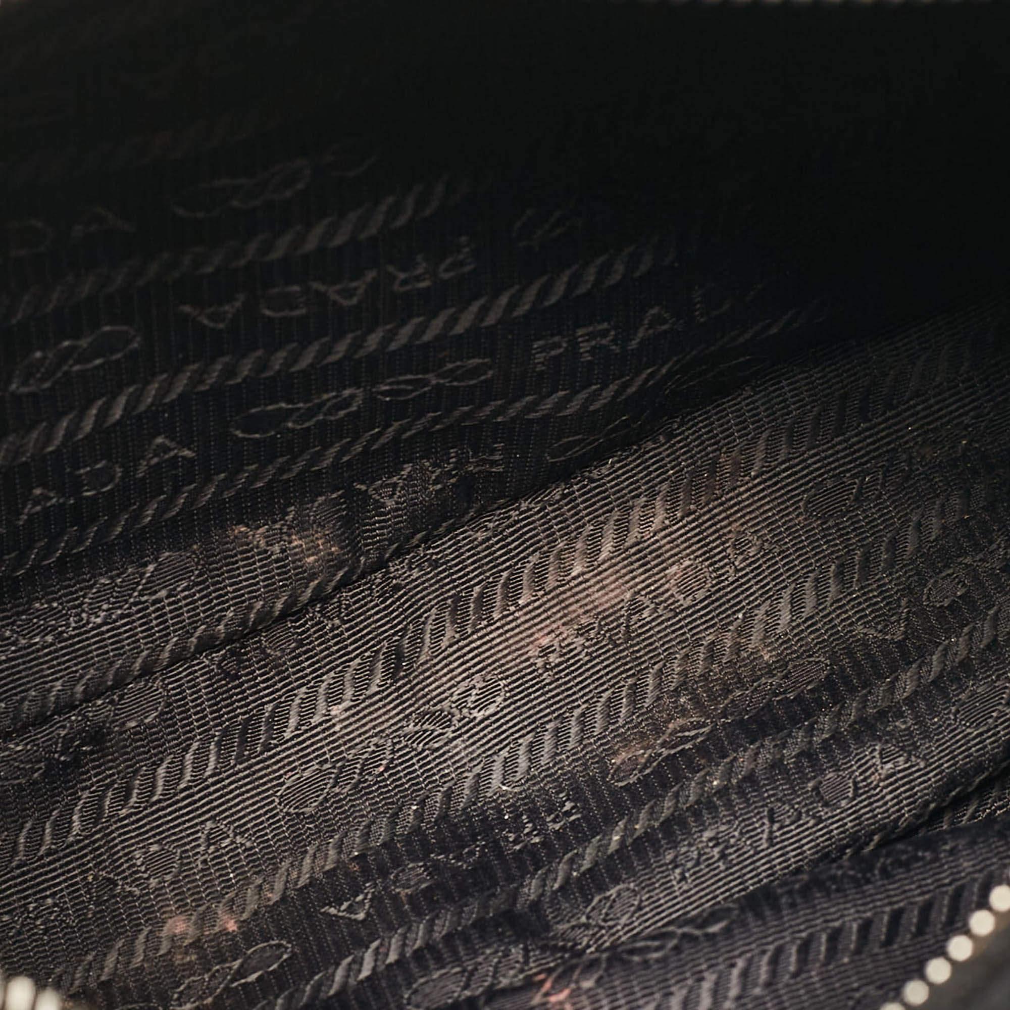 Prada Black Nylon and Saffiano Leather Re-Edition 2005 Shoulder Bag 4