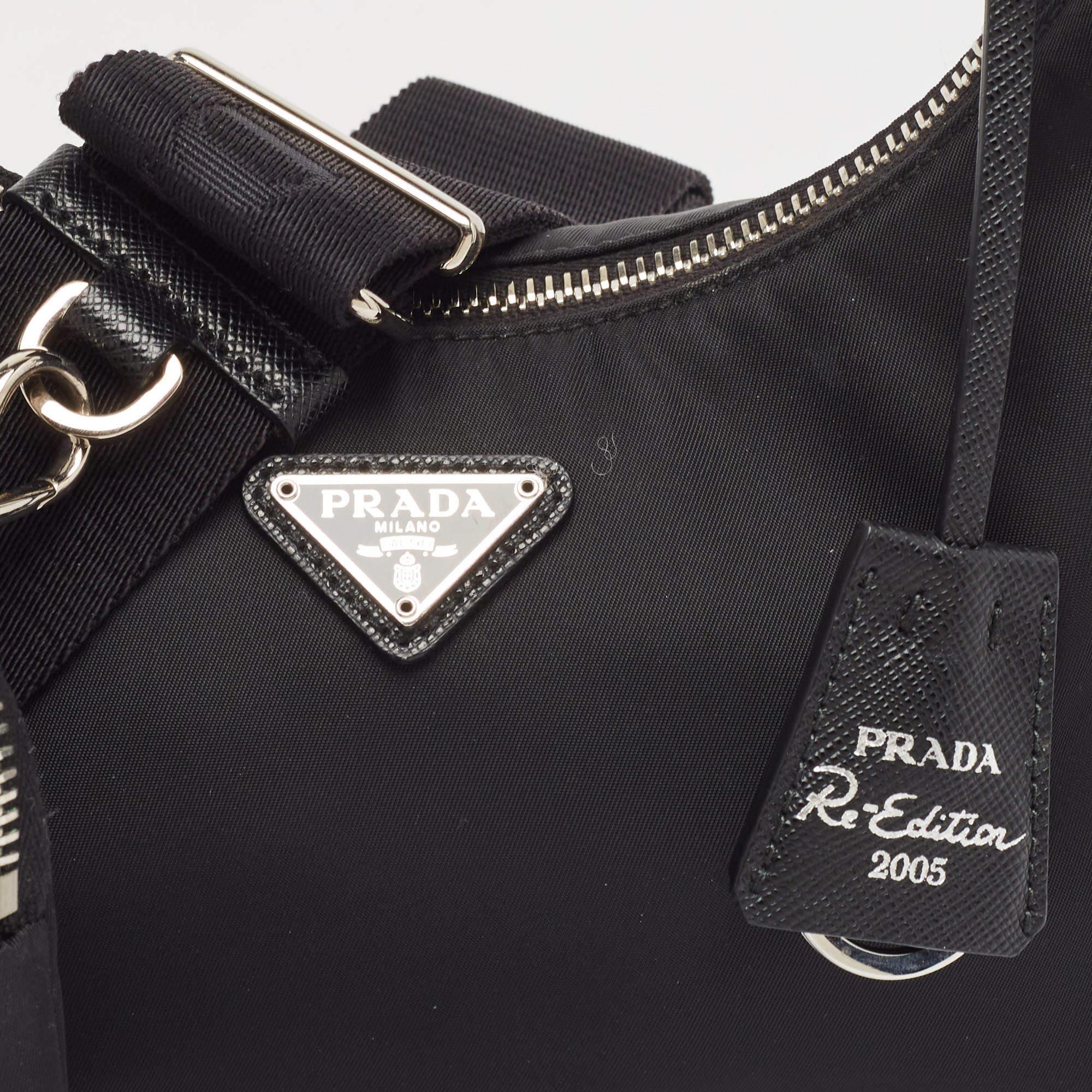Prada Black Nylon and Saffiano Leather Re-Edition 2005 Shoulder Bag 4