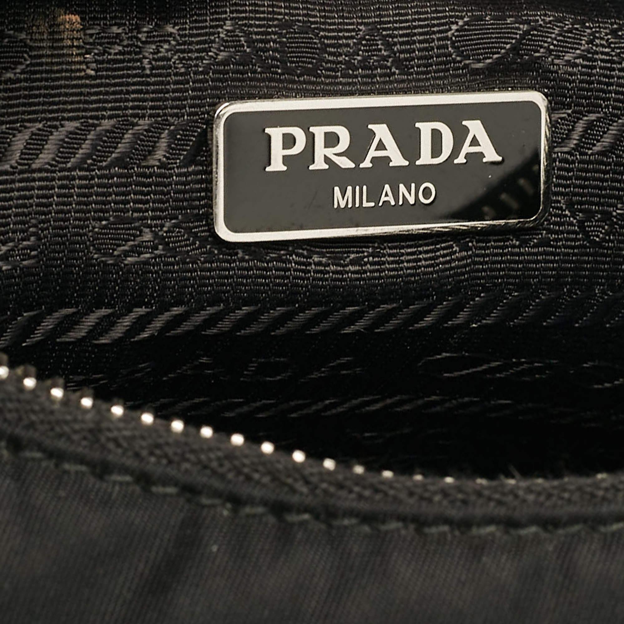 Prada Black Nylon and Saffiano Leather Re-Edition 2005 Shoulder Bag 5