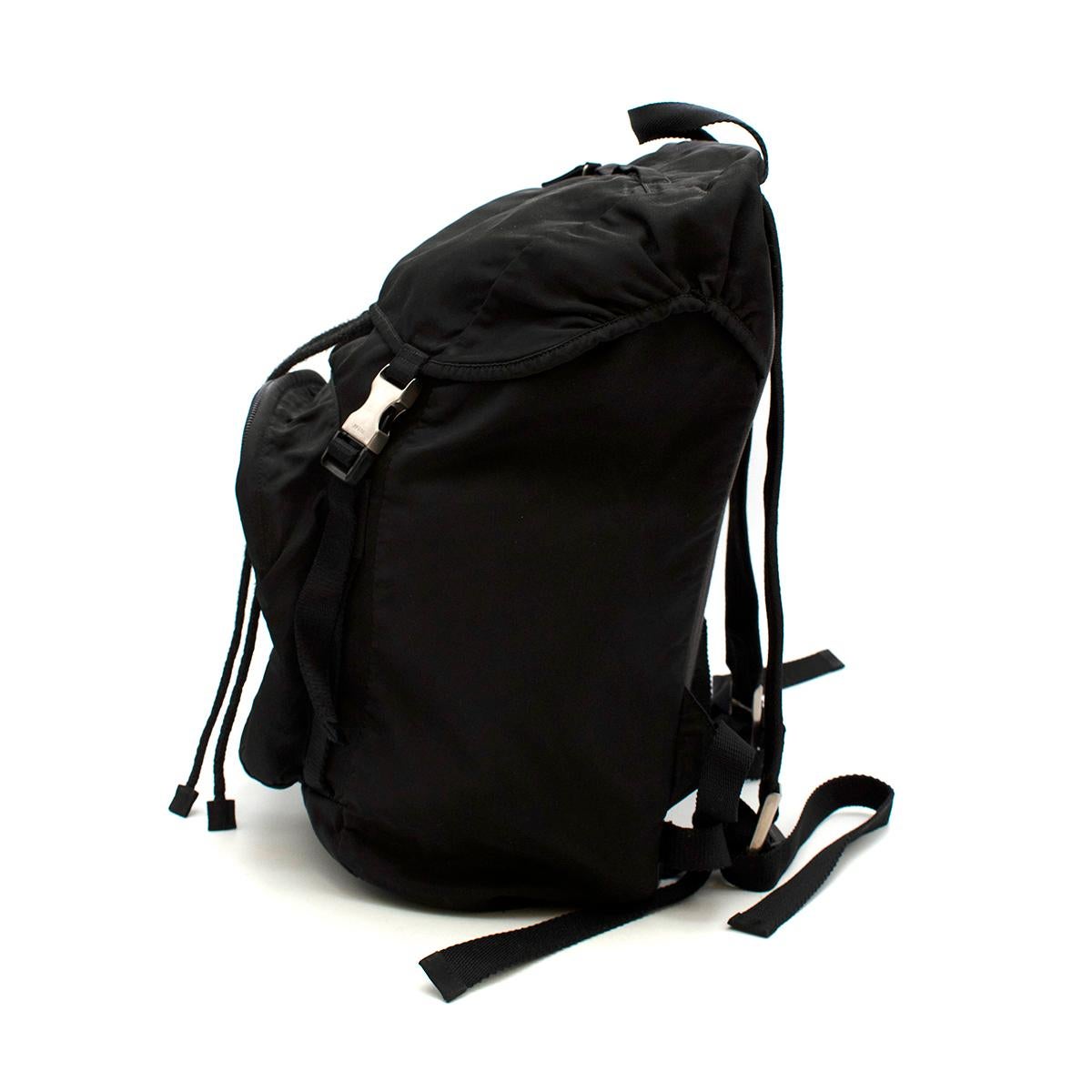Prada Schwarzer Nylon-Rucksack Herren im Angebot