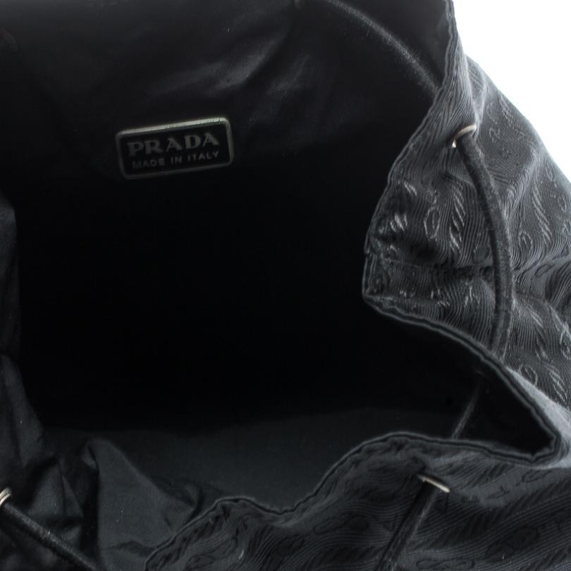 Prada Black Nylon Bucket Pouch In Good Condition In Dubai, Al Qouz 2