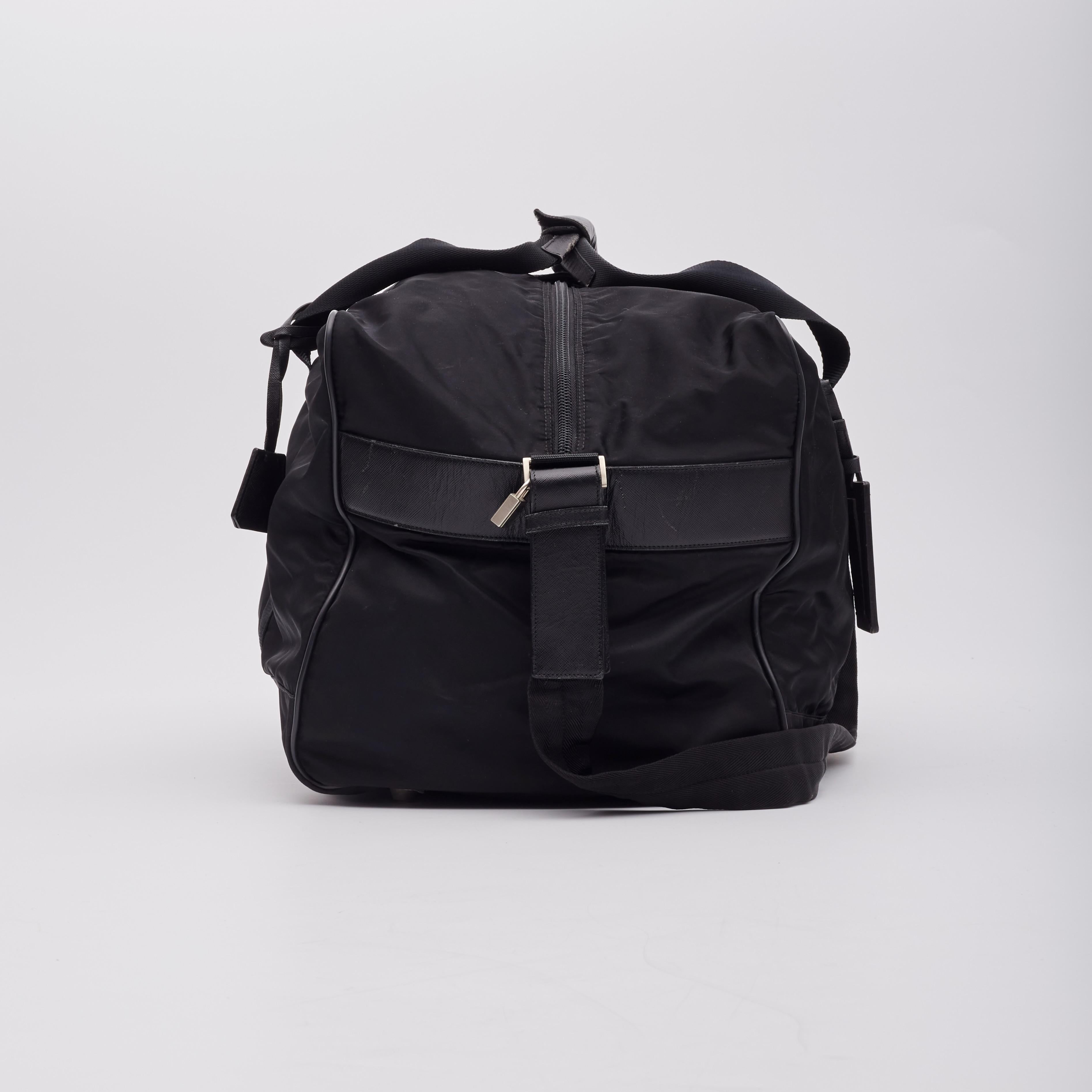 Prada Black Nylon Duffle Sports Weekender Bag en vente 1