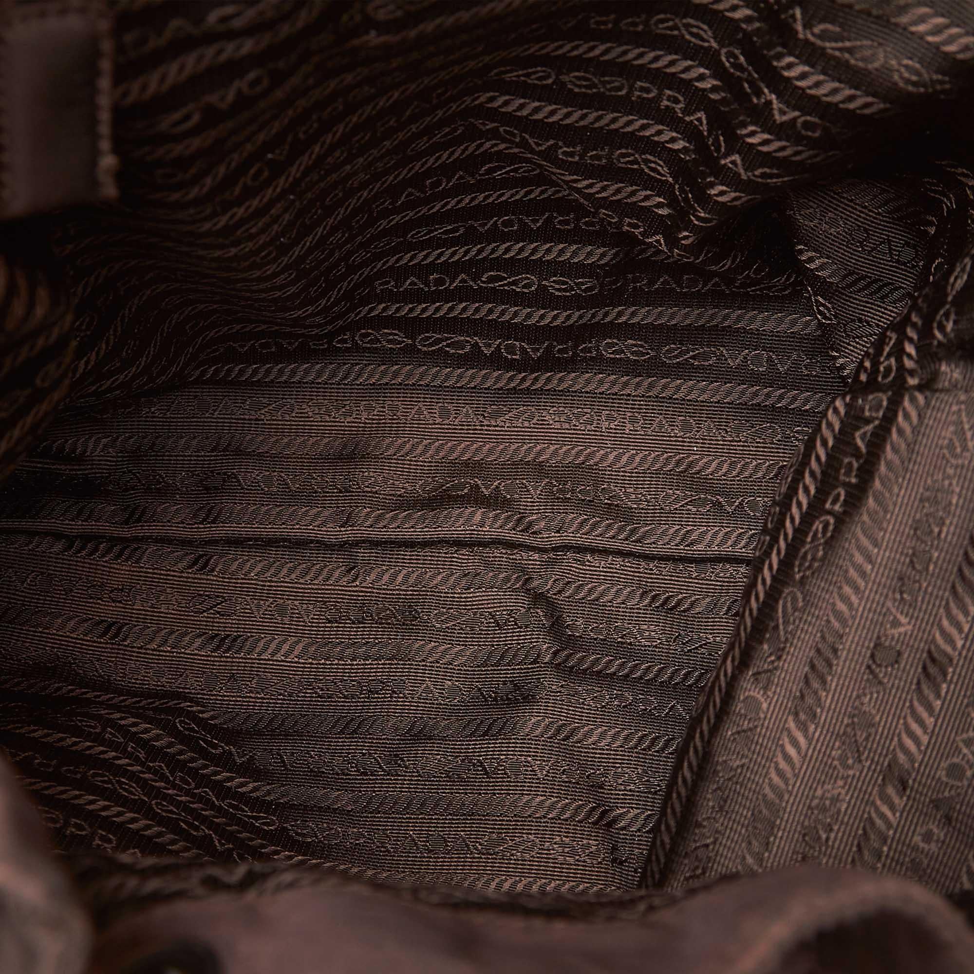 Prada Black Nylon Fabric Crossbody Bag Italy In Good Condition In Orlando, FL