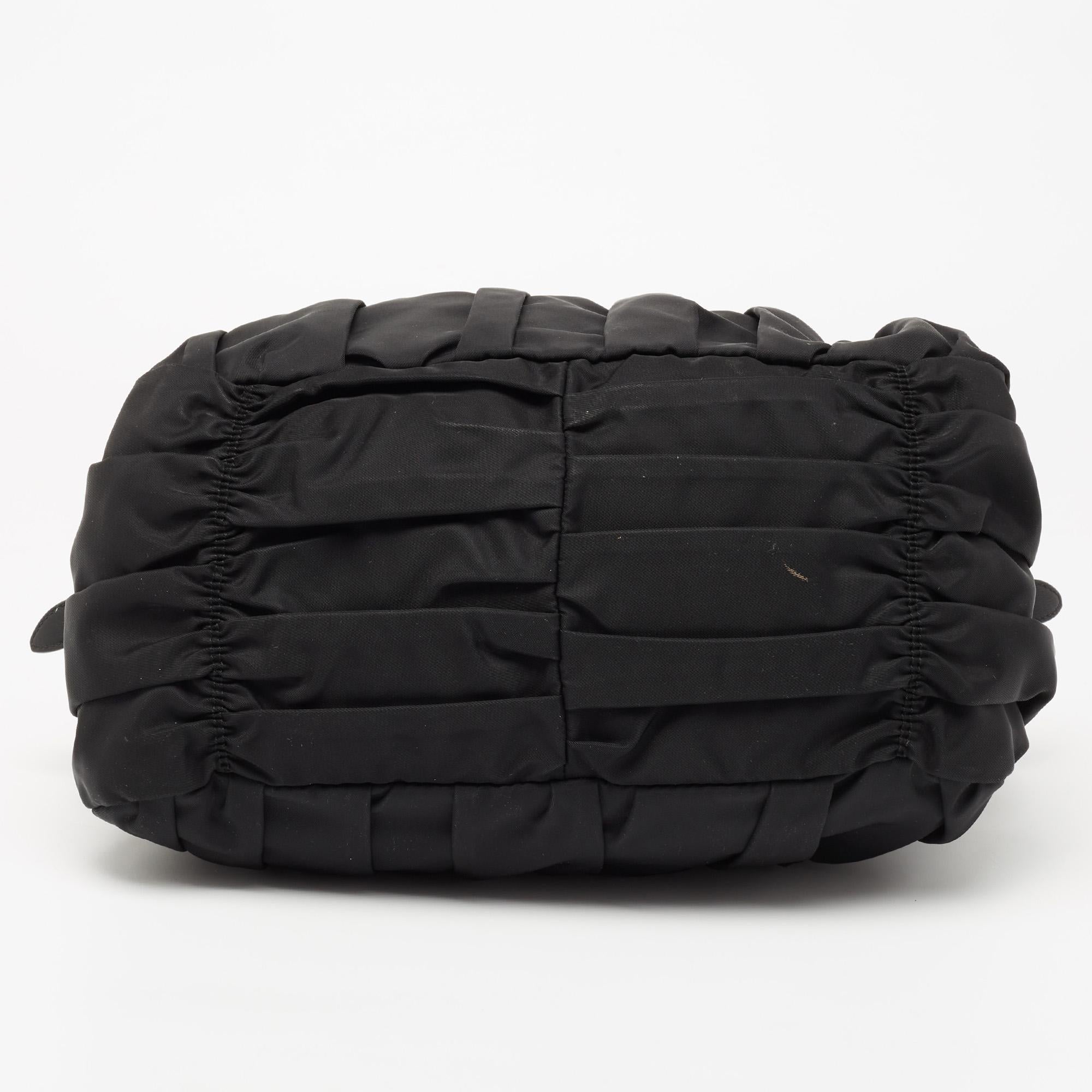 Prada Black Nylon Gaufre Ruched Medium Shopping Bag In Good Condition In Dubai, Al Qouz 2