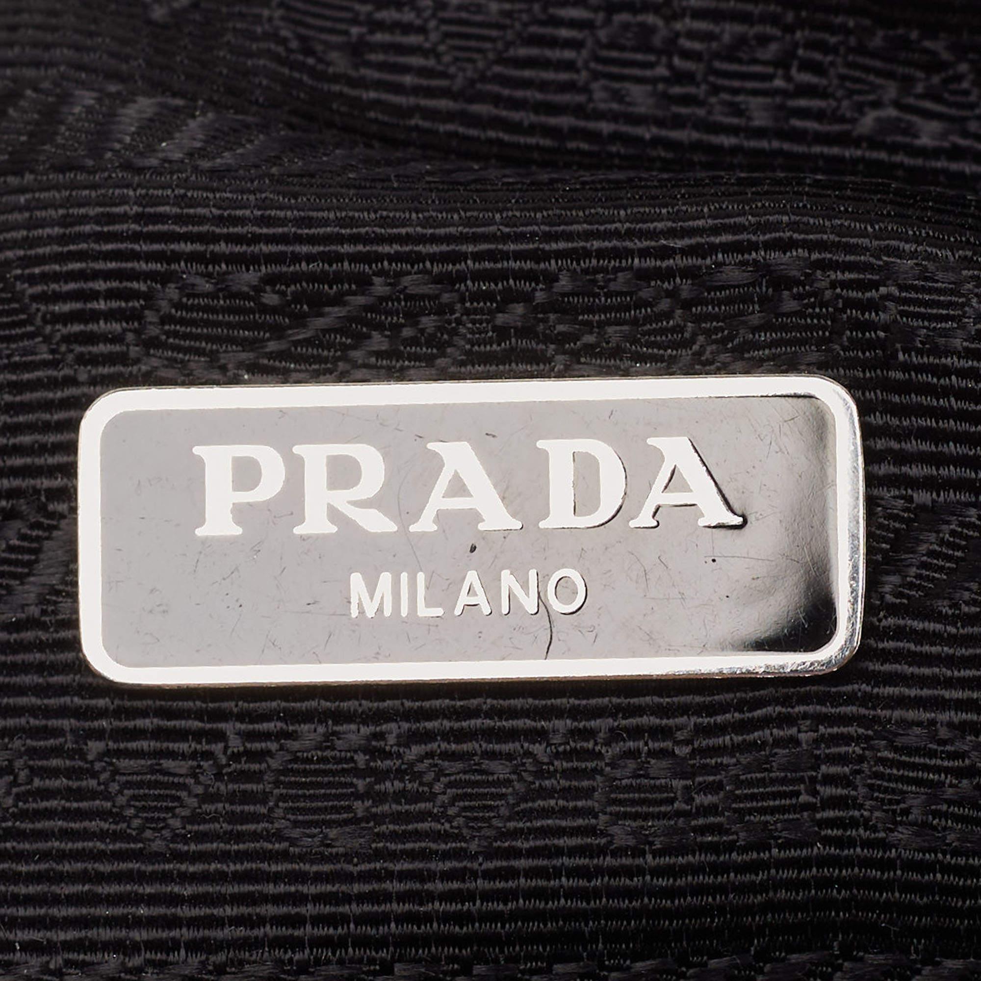 Prada Mini-Re-Edition 2005 Baguette-Tasche aus schwarzem Nylon im Angebot 7